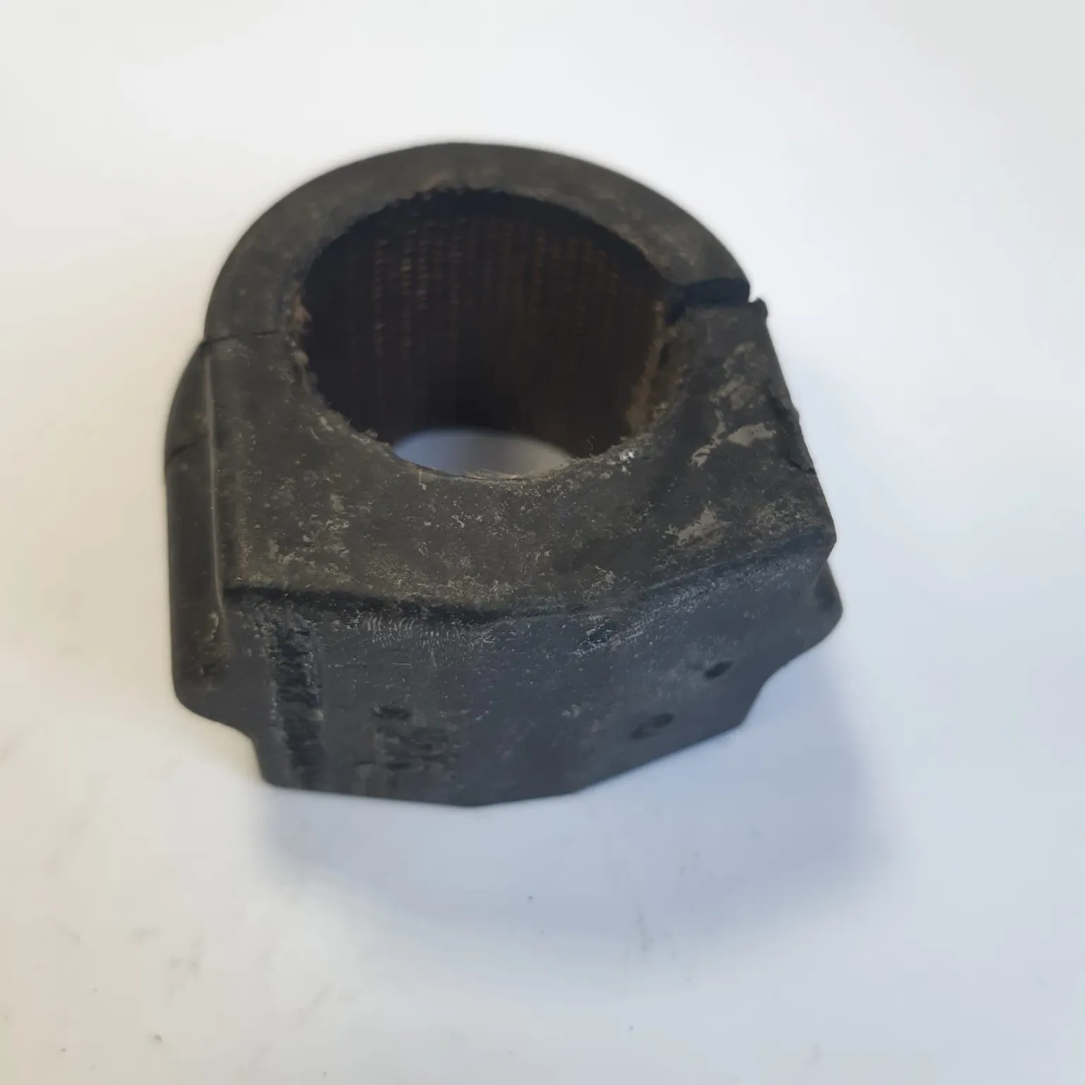 Втулка GENERAL PARTS 546135V005 NISSAN Prairie