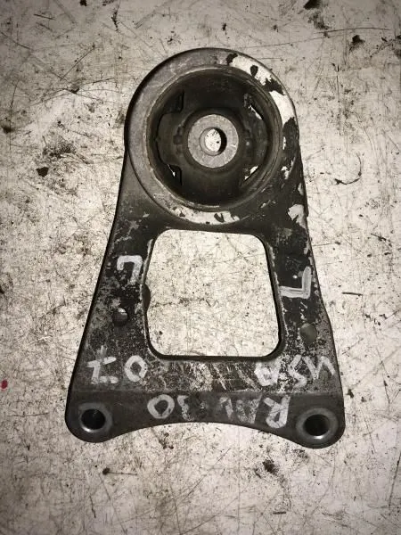 Подушка редуктора TOYOTA RAV4 ACA30 Лев (Контрактный)