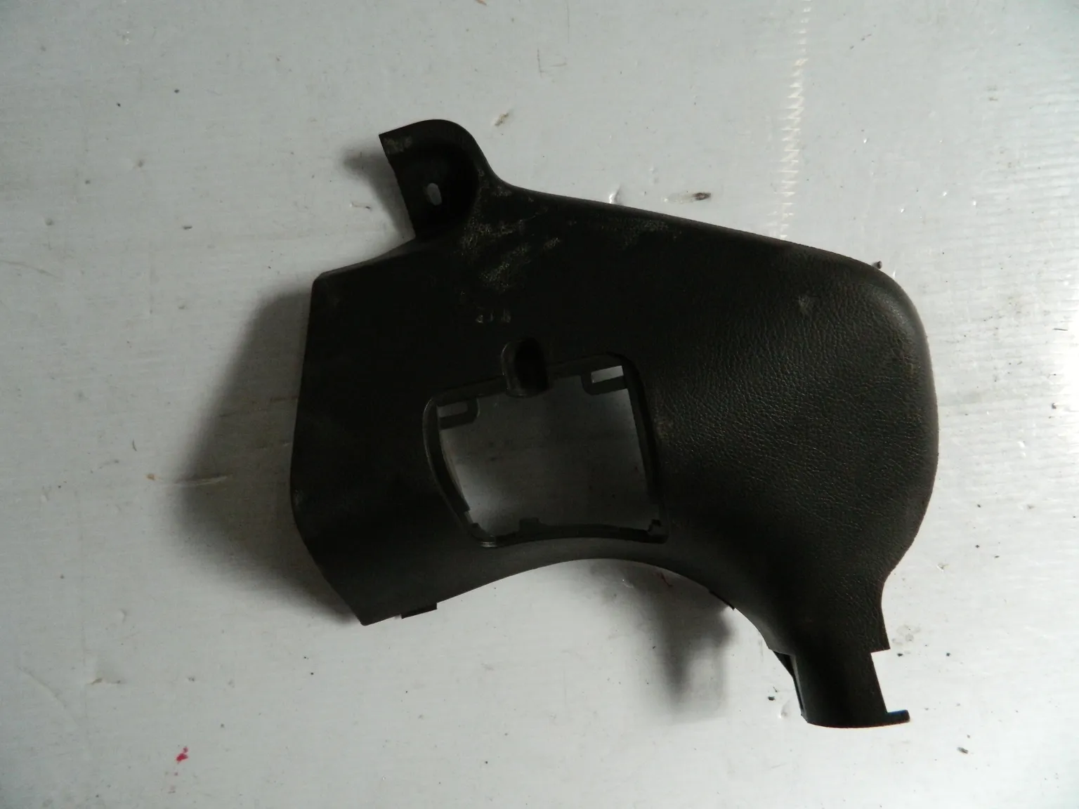 Обшивка стойки MAZDA 6 GH Перед Лев Низ (Контрактный) GS1D68390C02