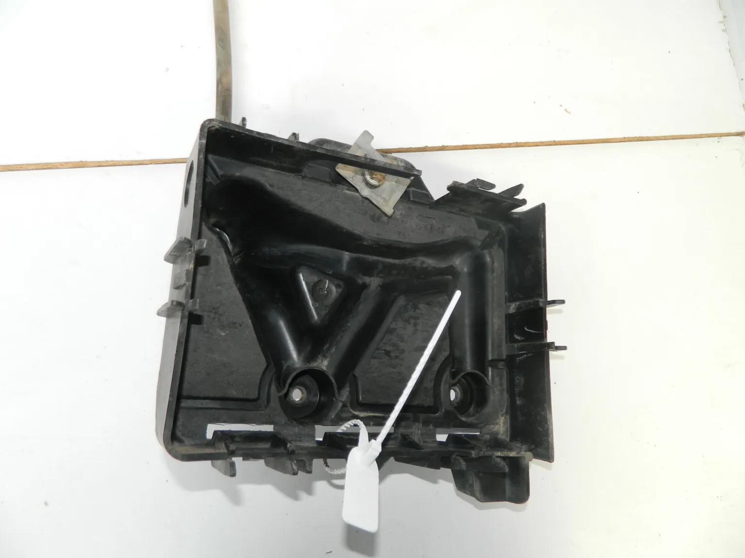 Площадка под АКБ Volkswagen Polo MK5 CFN (Б/У)