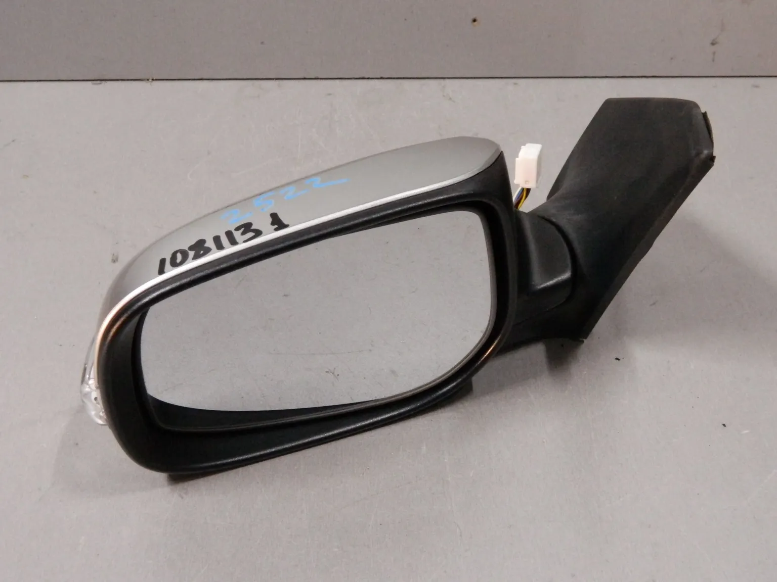 Зеркало TOYOTA AVENSIS AZT250 Перед Лев (Контрактный) 1081131