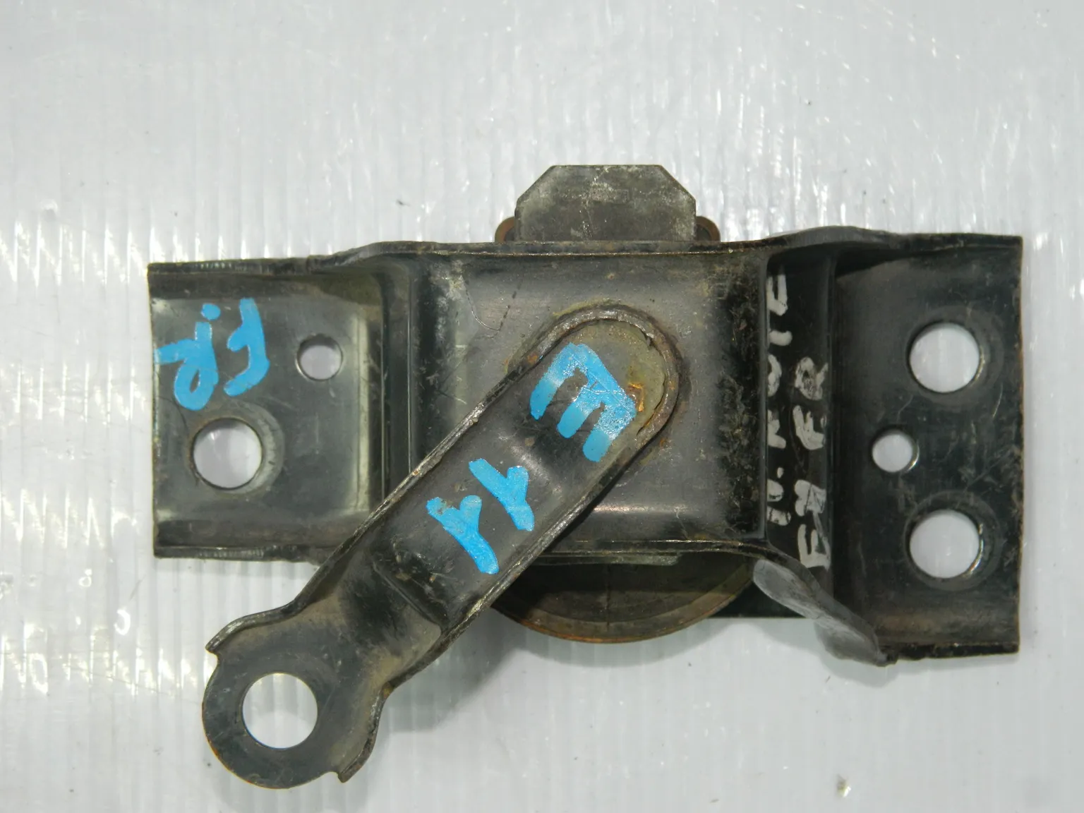 Подушка двигателя NISSAN NOTE E11 HR15DE (Кoнтрактный) 0490605