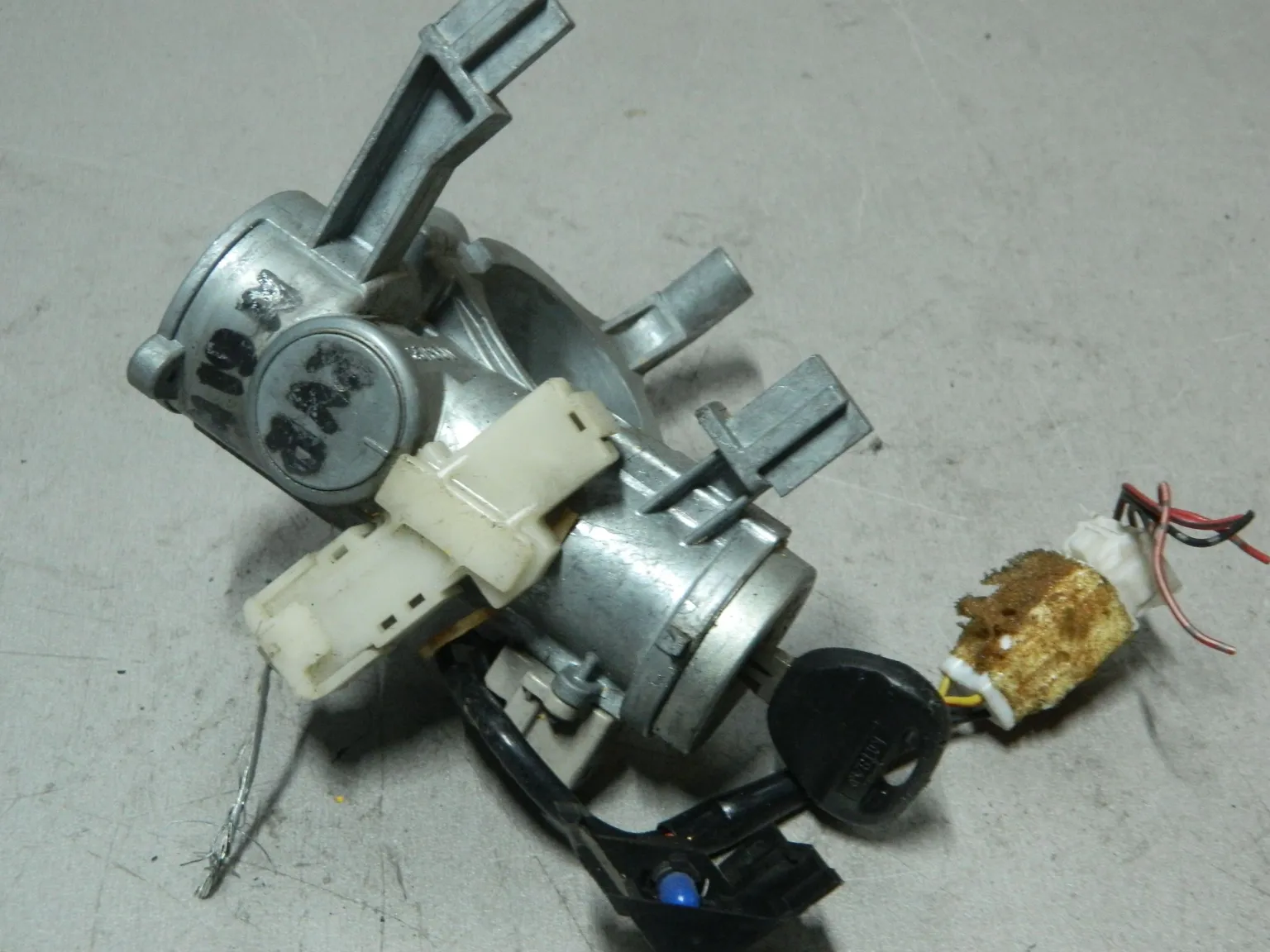 Замок зажигания MITSUBISHI RVR N61W (Контрактный) 81528816