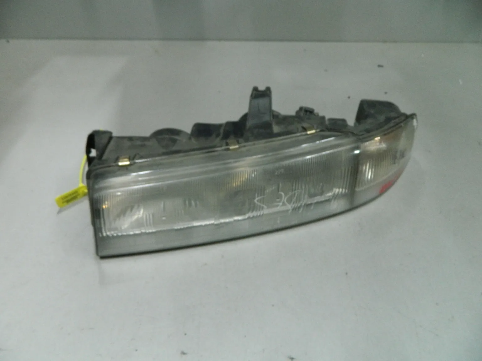 Фара MAZDA SENTIA HDES Перед Лев (Контрактный) 64492803