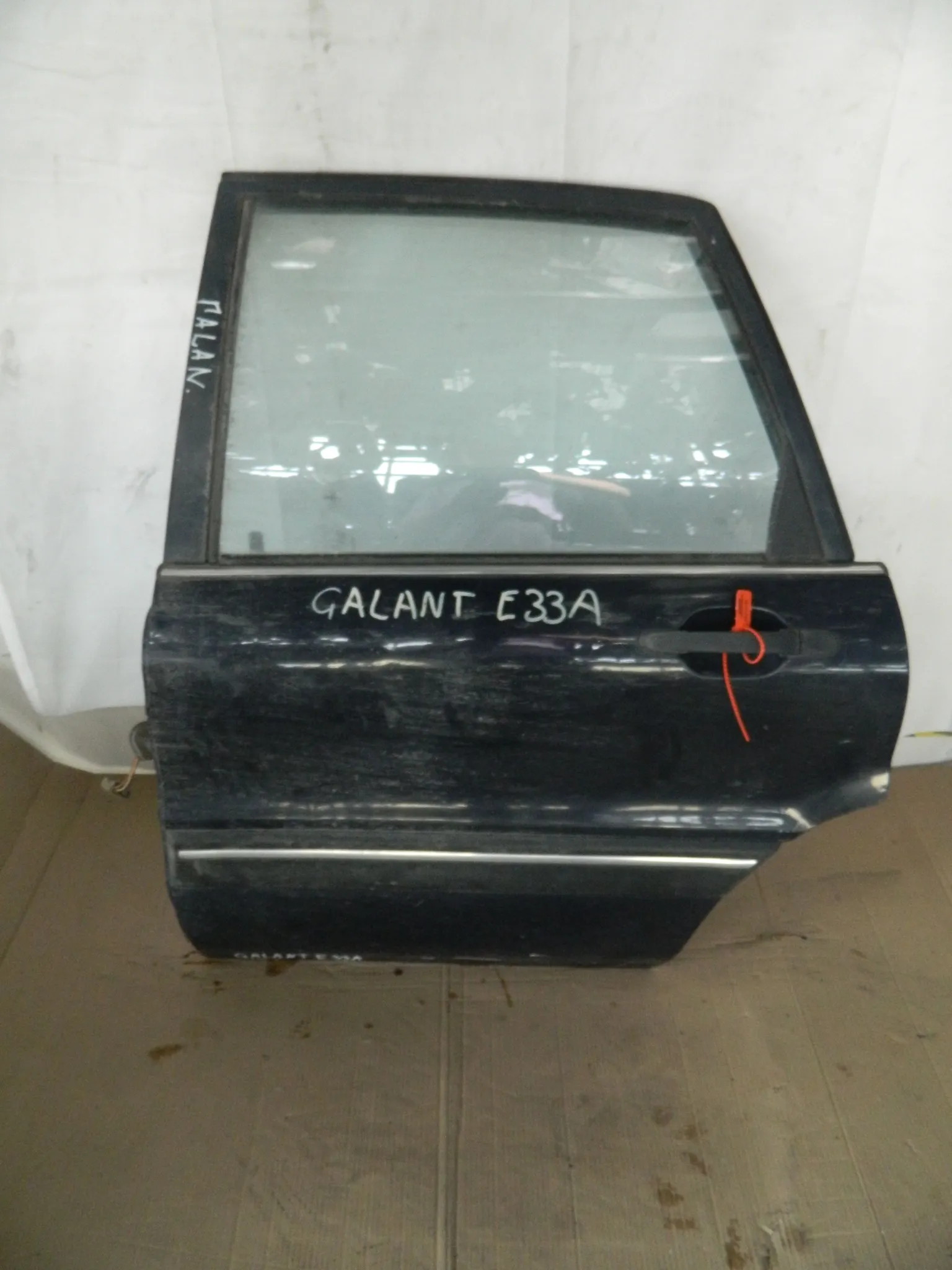 Дверь MITSUBISHI GALANT E33A Зад Лев (Контрактный) 65243136