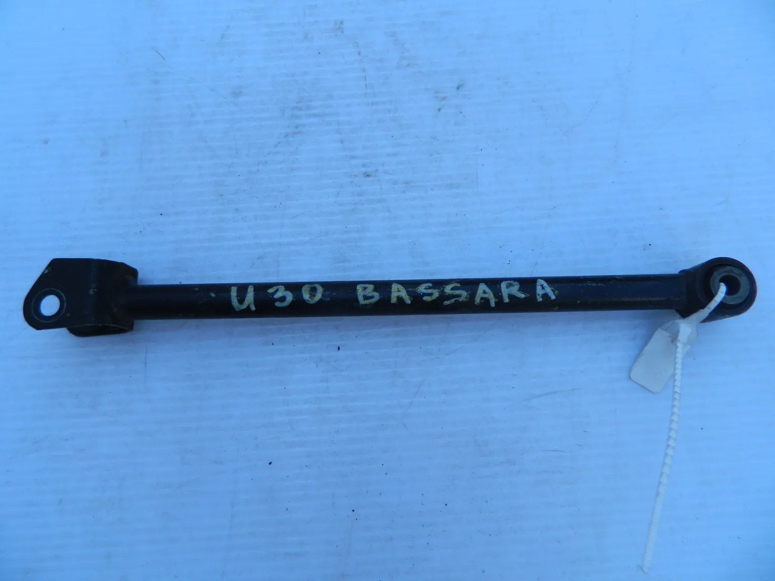 Тяга подвески NISSAN BASSARA JTNU30 Зад Лев (Контрактный) 46091192