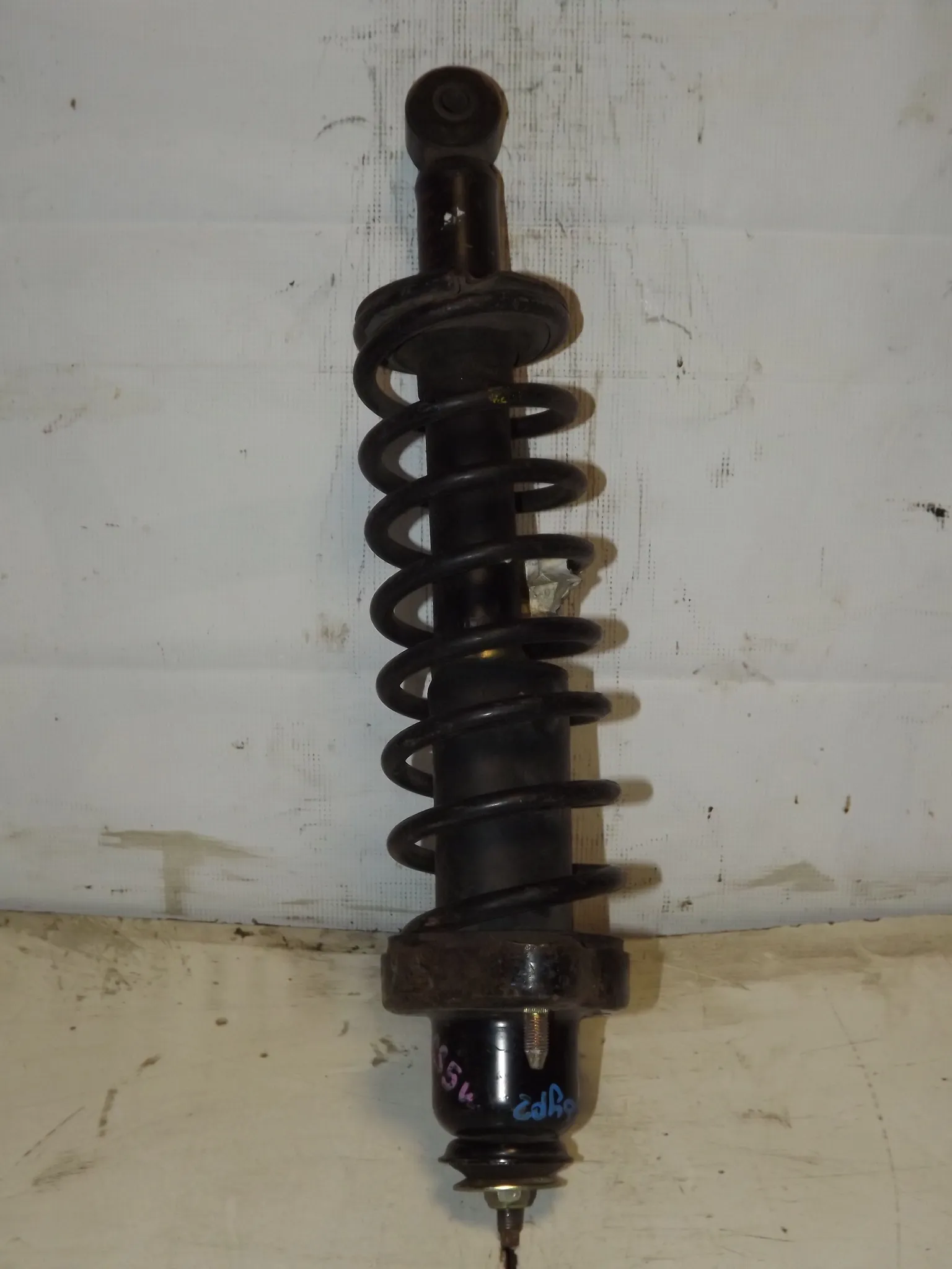 Стойка подвески MITSUBISHI LANCER CS5W Зад (Контрактный) 35023556