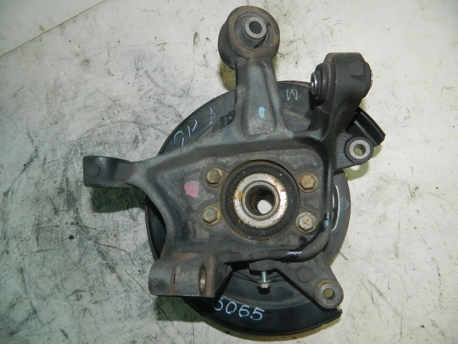 Ступица SUBARU XV GP7 Зад Лев (Контрактный) 104263065