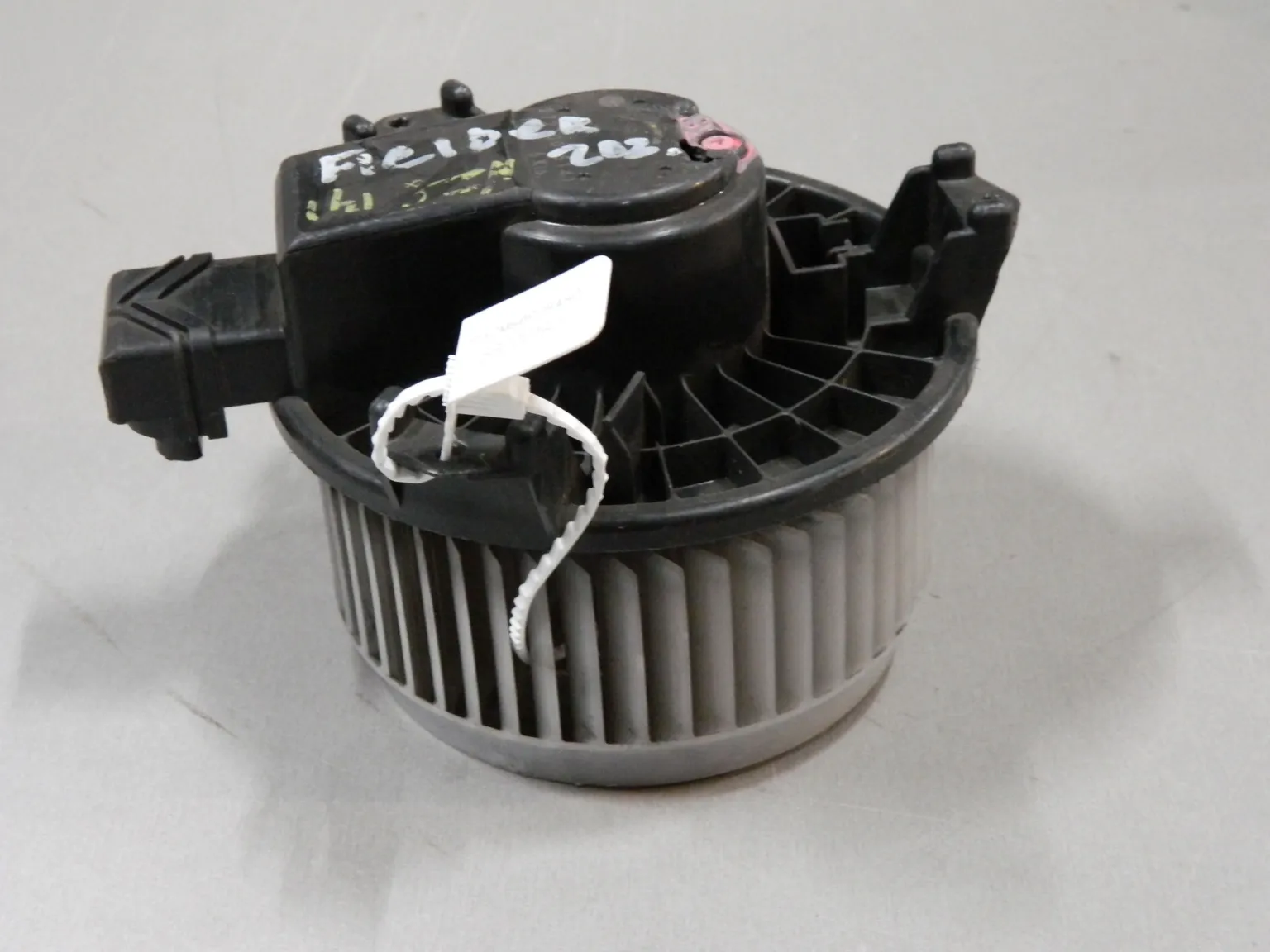 Мотор печки TOYOTA COROLLA FIELDER NZE141 (Контрактный) 68000190