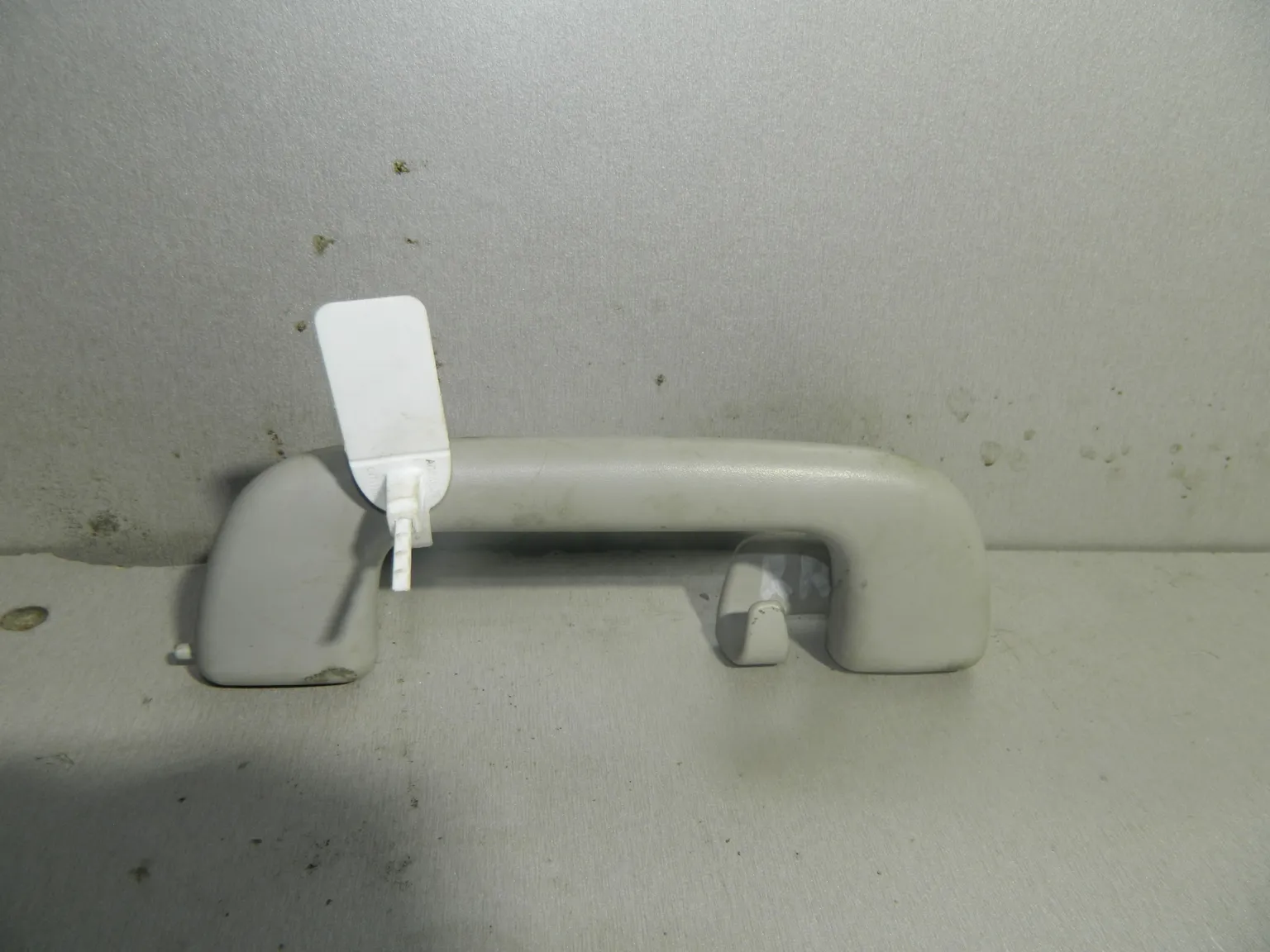 Ручка потолочная TOYOTA COROLLA E120 Зад Прав (Б/У) 45993928