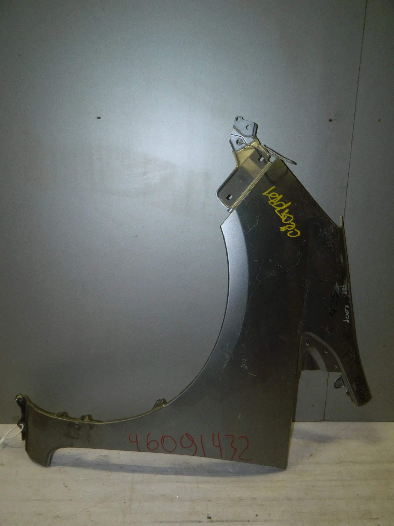 Крыло HONDA FIT GE6 Перед Лев (Контрактный) 46091432