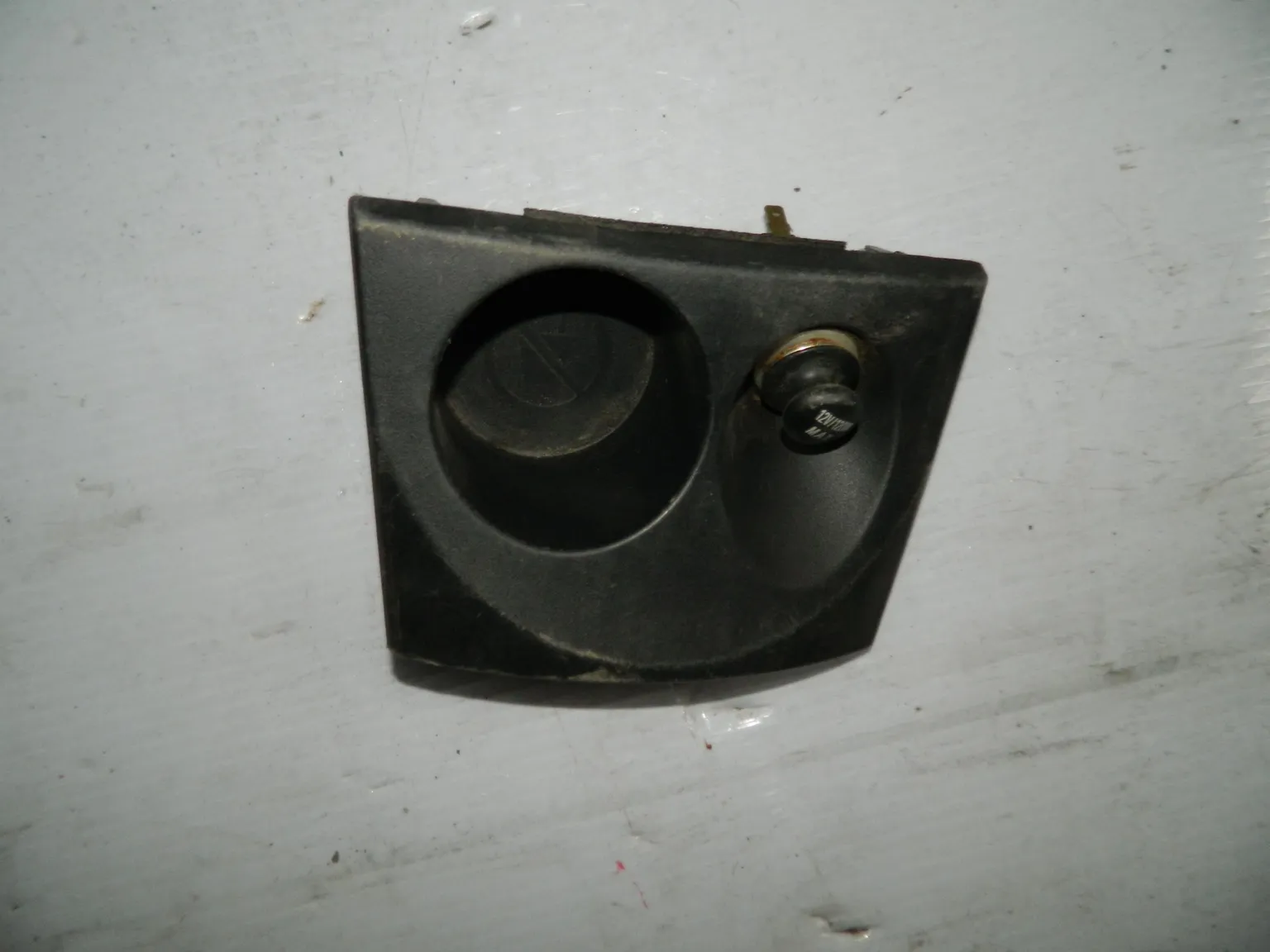 Подстаканник MITSUBISHI OUTLANDER XL CW  (Контрактный) 3772604 8011A077XA