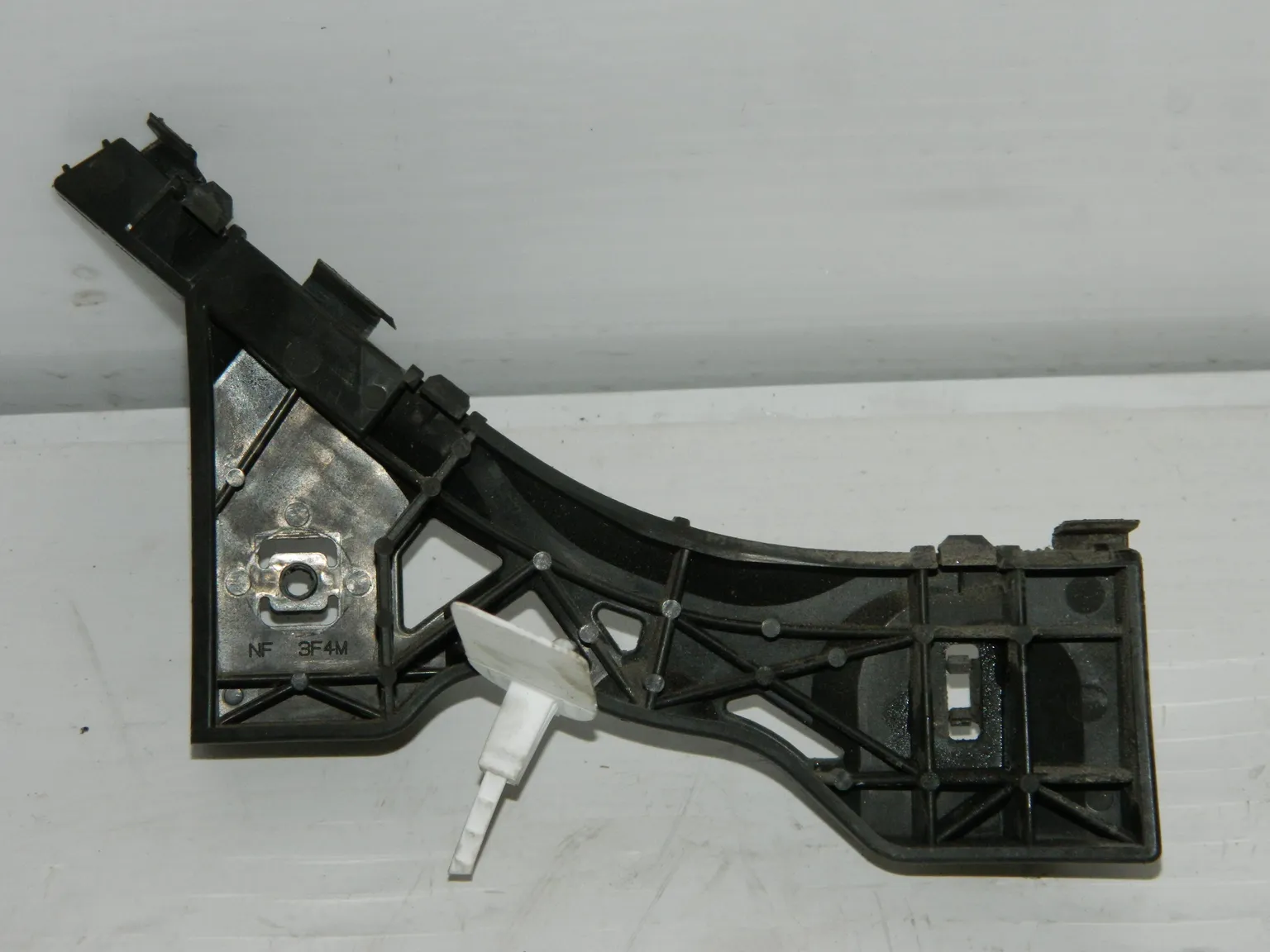 Крепление бампера MAZDA AXELA BK5P Перед Лев (Контрактный) 45980082