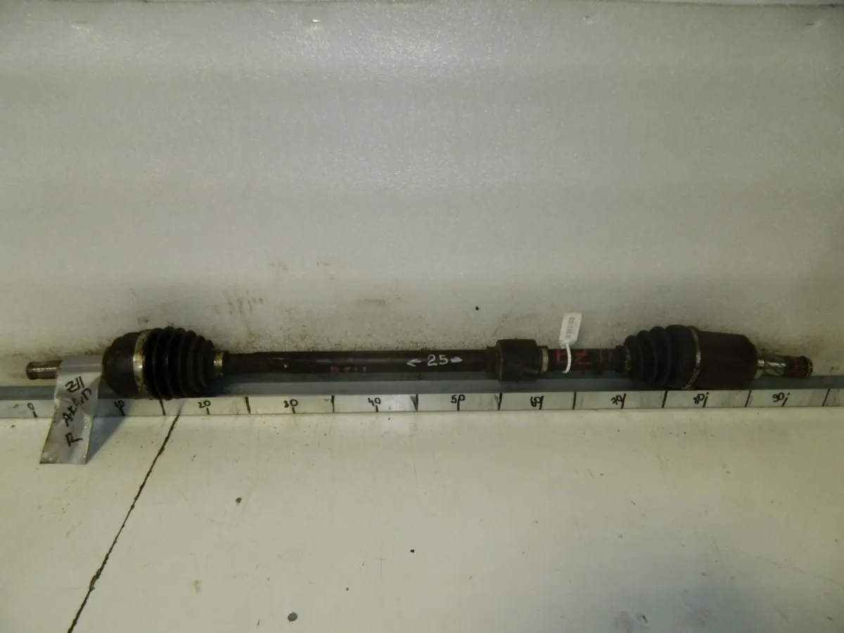 Привод NISSAN CUBE Z11 CR14DE Перед Прав (Контрактный) 35015604