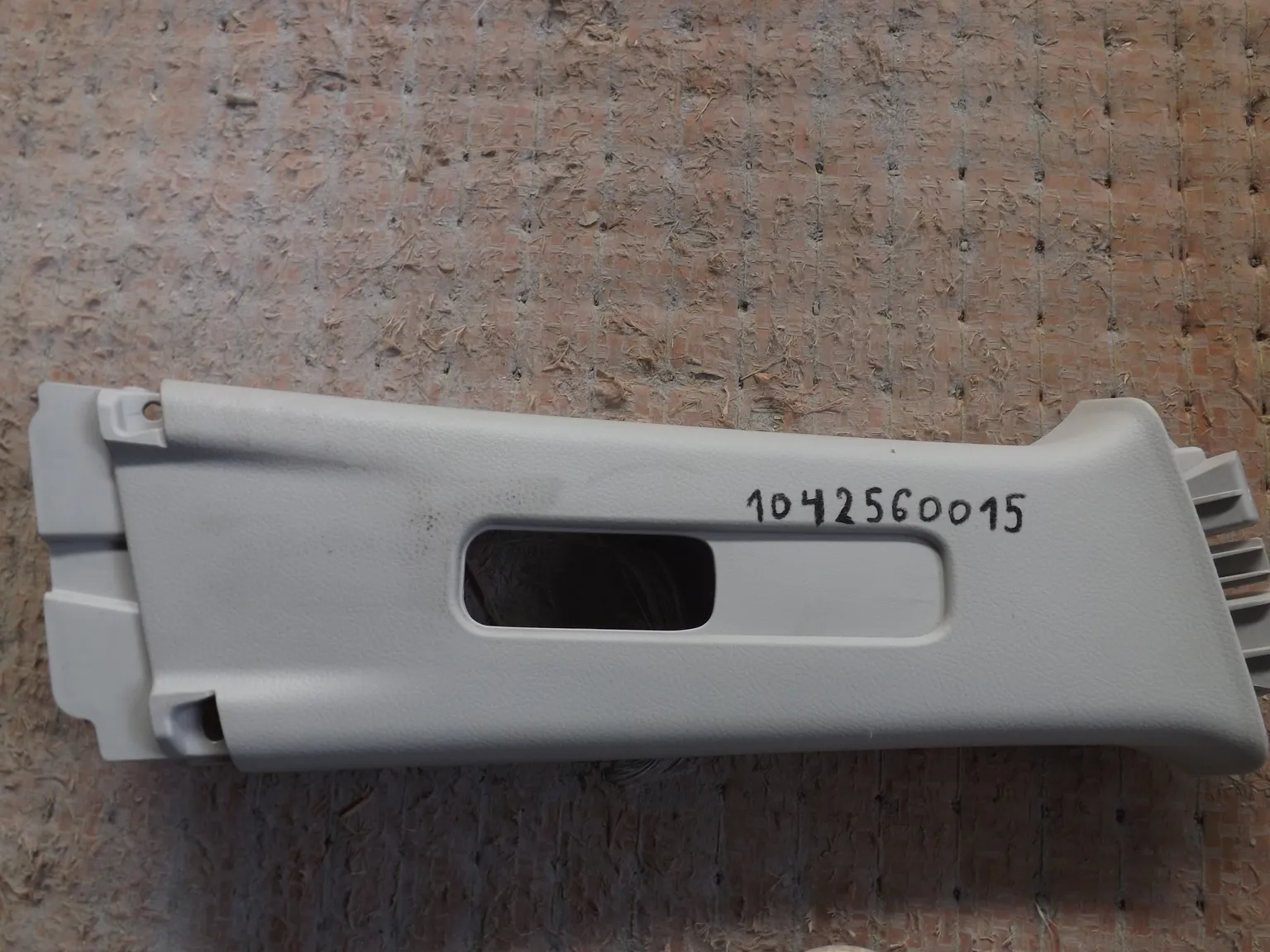 Обшивка средней стойки MAZDA AXELA BLEFP Верх Прав (Контрактный) 1042560015