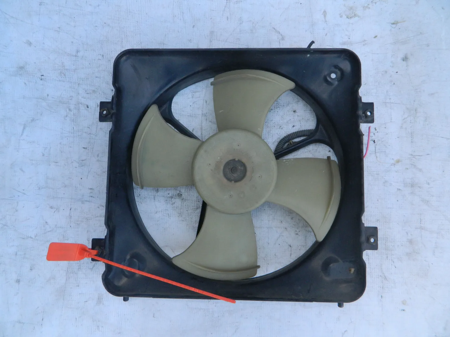 Диффузор радиатора HONDA LOGO GA3 (Контрактный) 72355150