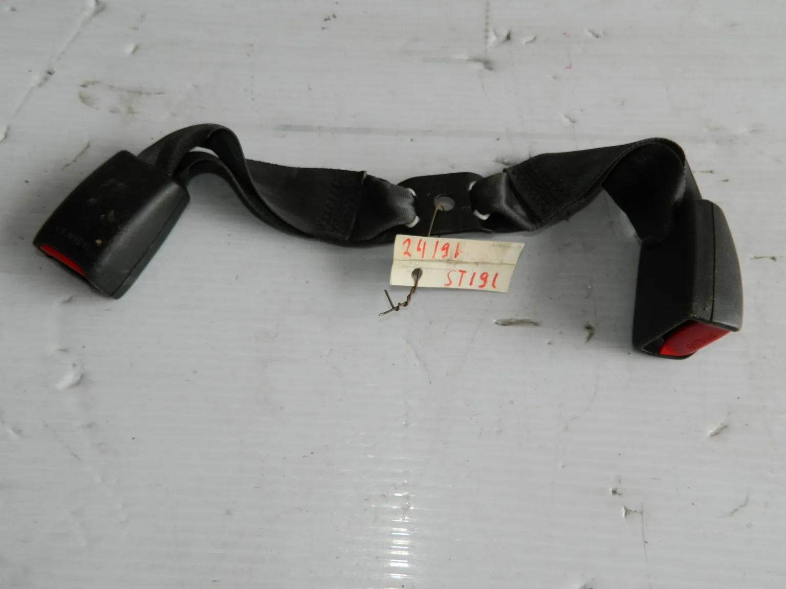 Замок ремня безопасности TOYOTA CORONA ST191 Зад Лев (Б/У)