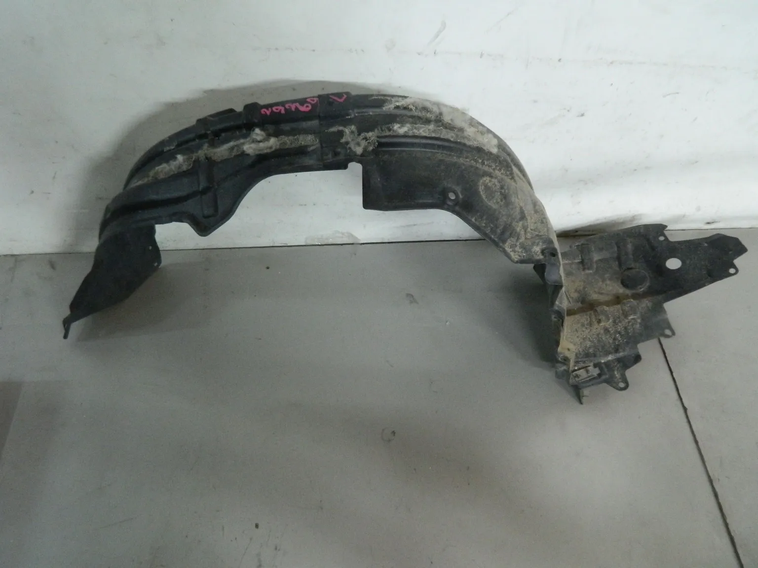 Подкрылок LEXUS HS250H Перед Лев (Контрактный) 68000030