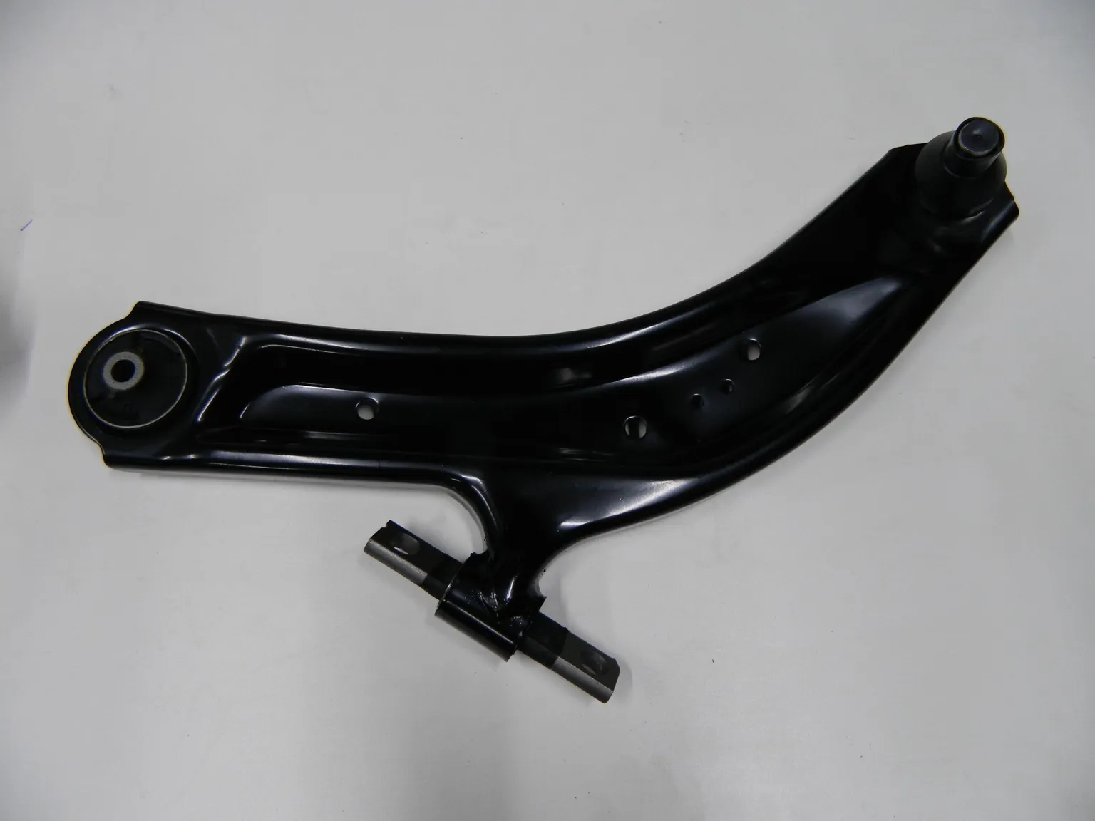 Рычаг JORDEN JH05QSA14340L NISSAN QASHQAI 14- / X-TRAIL 14- Перед Лев 545014CL1B