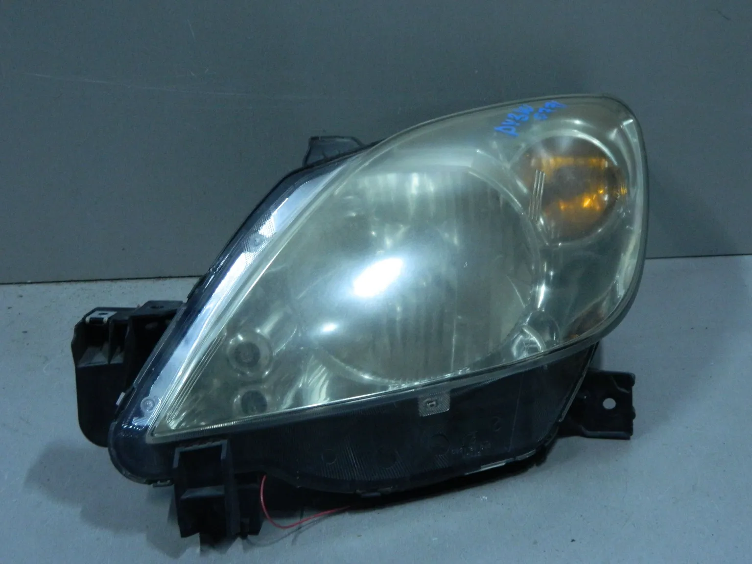Фара MAZDA DEMIO DY3W Перед Лев 5548 (Контрактный) 100157101