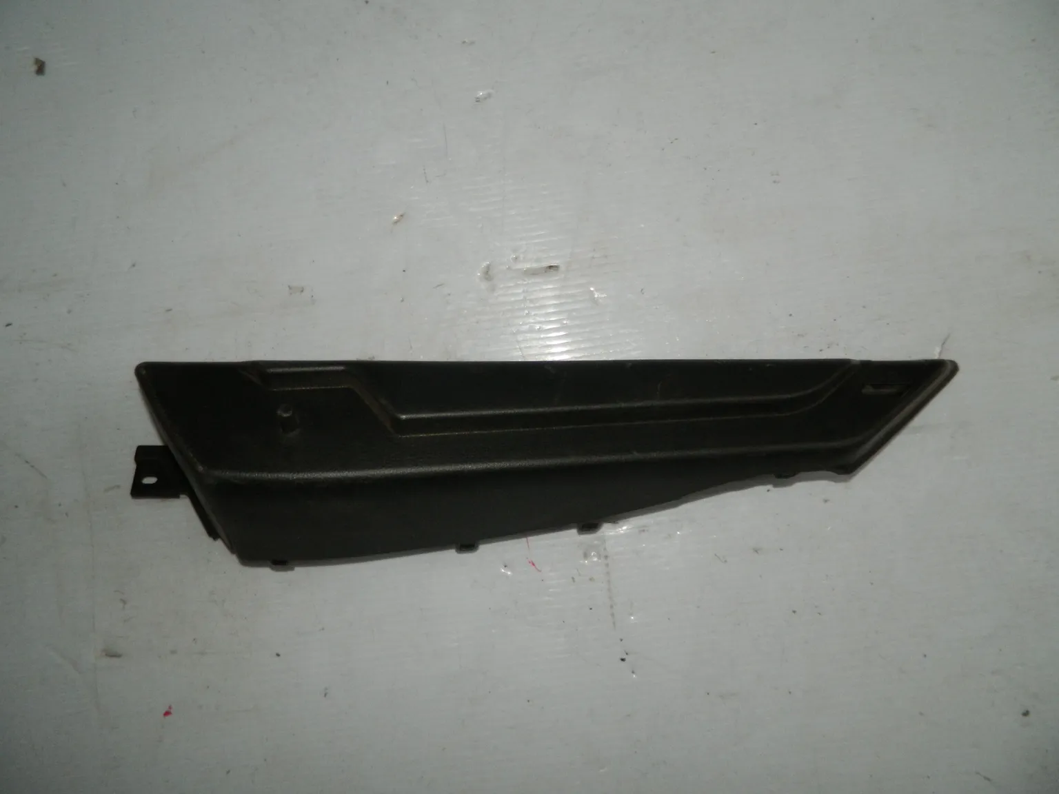 Направляющая шторки багажника MAZDA 3 BL Лев (Контрактный) BBN96886Z