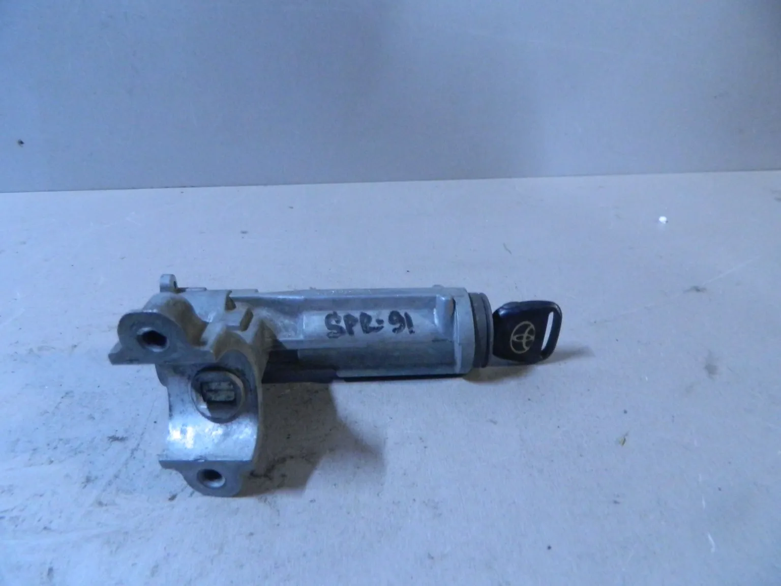 Замок зажигания TOYOTA SPRINTER AE91 (Контрактный) 81532402