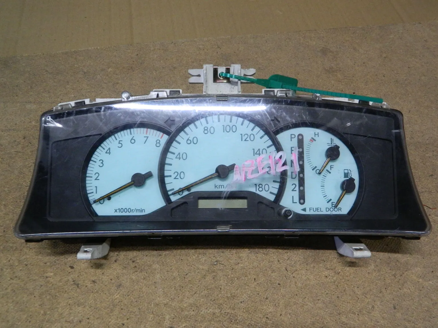 Панель приборов TOYOTA COROLLA NZE121 (Контрактный) 81540070