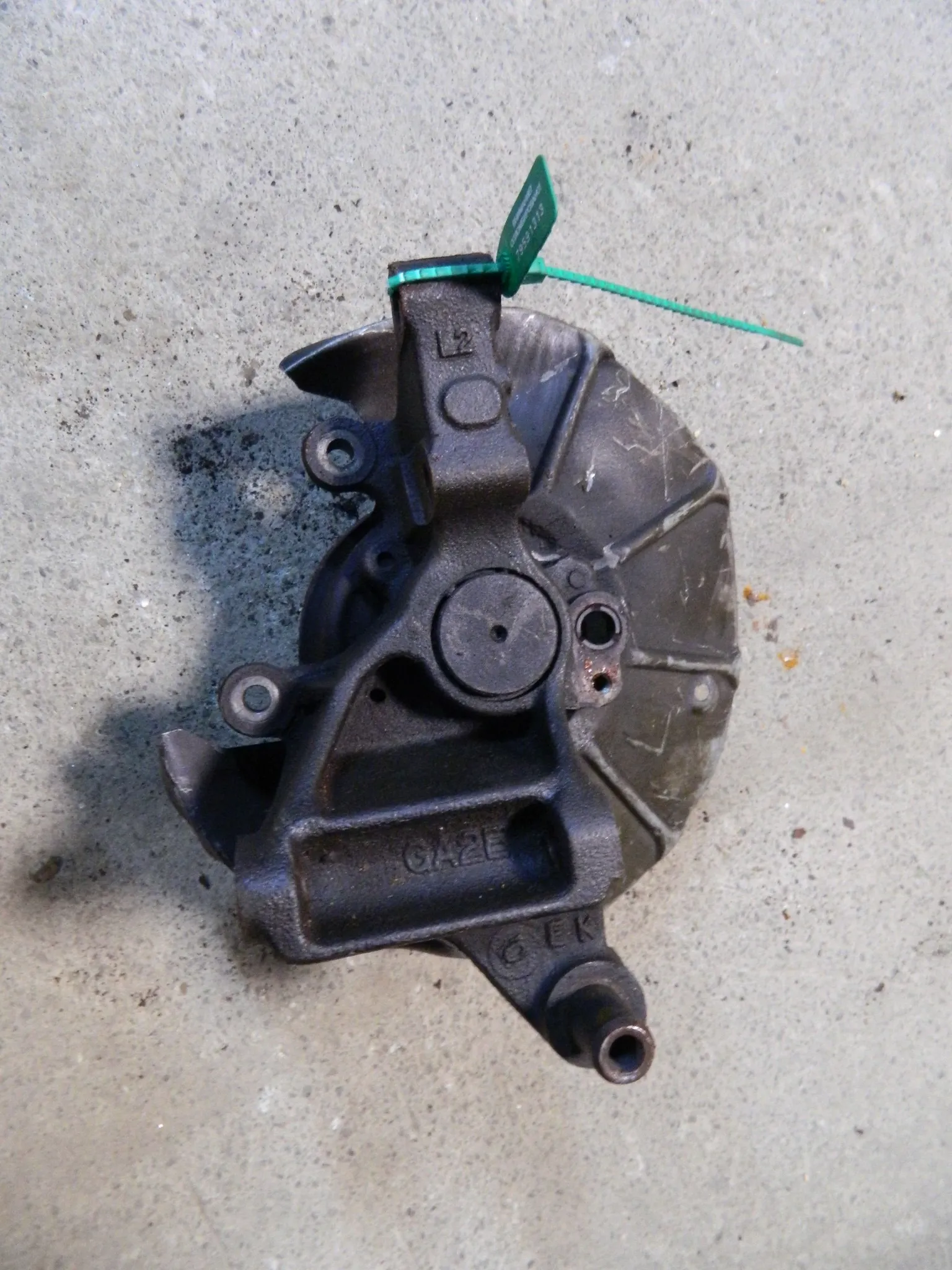 Ступица MAZDA CAPELLA GF8P Зад Лев (Контрактный) 79591313