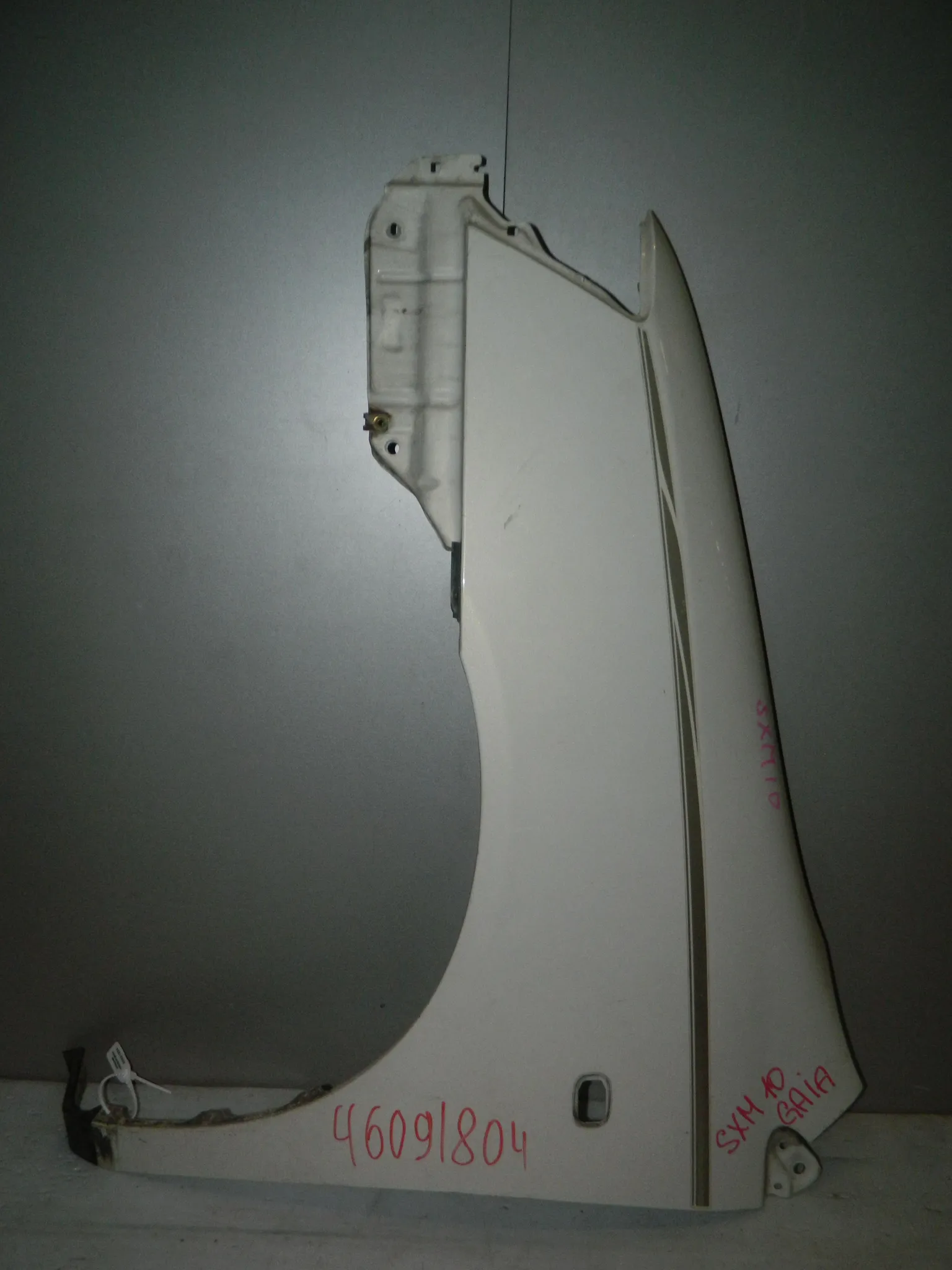 Крыло TOYOTA GAIA SXM10 Перед Лев (Контрактный) 46091804