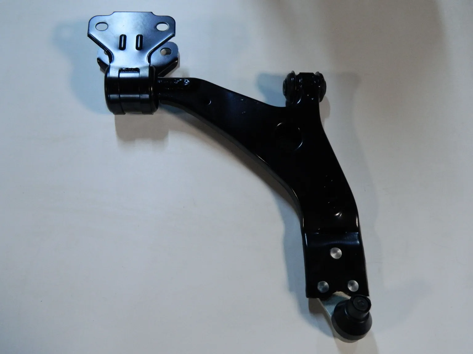 Рычаг GENERAL PARTS BV613A423AAB FORD FOCUS III / C-MAX II / GRAND C-MAX CB7/CB8 Перед Прав