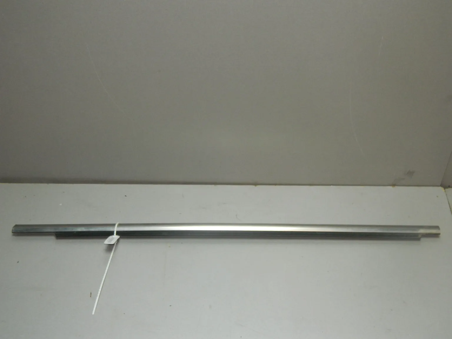 Бархотка двери HYUNDAI EQUUS VI G6DA 2013-2015 Перед Лев (Б/У) 35017248