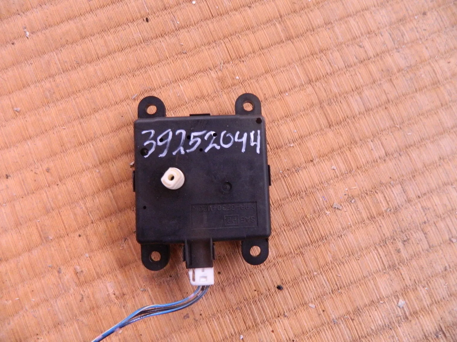 Моторчик Nissan Teana J31 (контрактный) 39252044