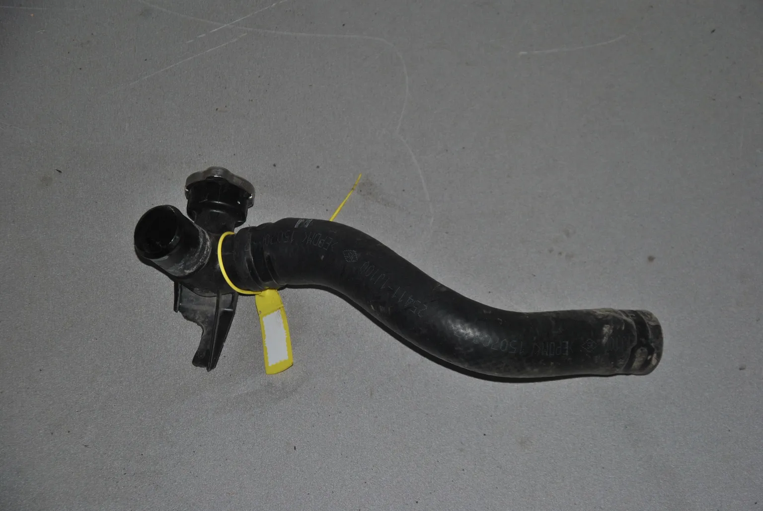 Горловина радиатора KIA RIO QB G4FA (Б/У) 40940250