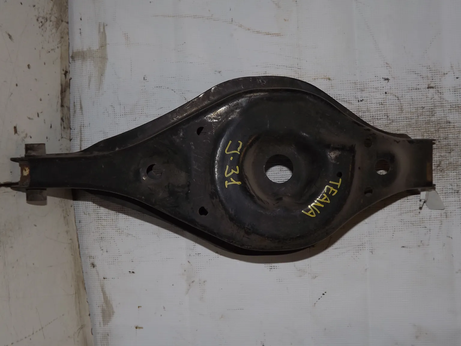 Рычаг подвески NISSAN TEANA J31 Зад Низ (Контрактный) 35023113