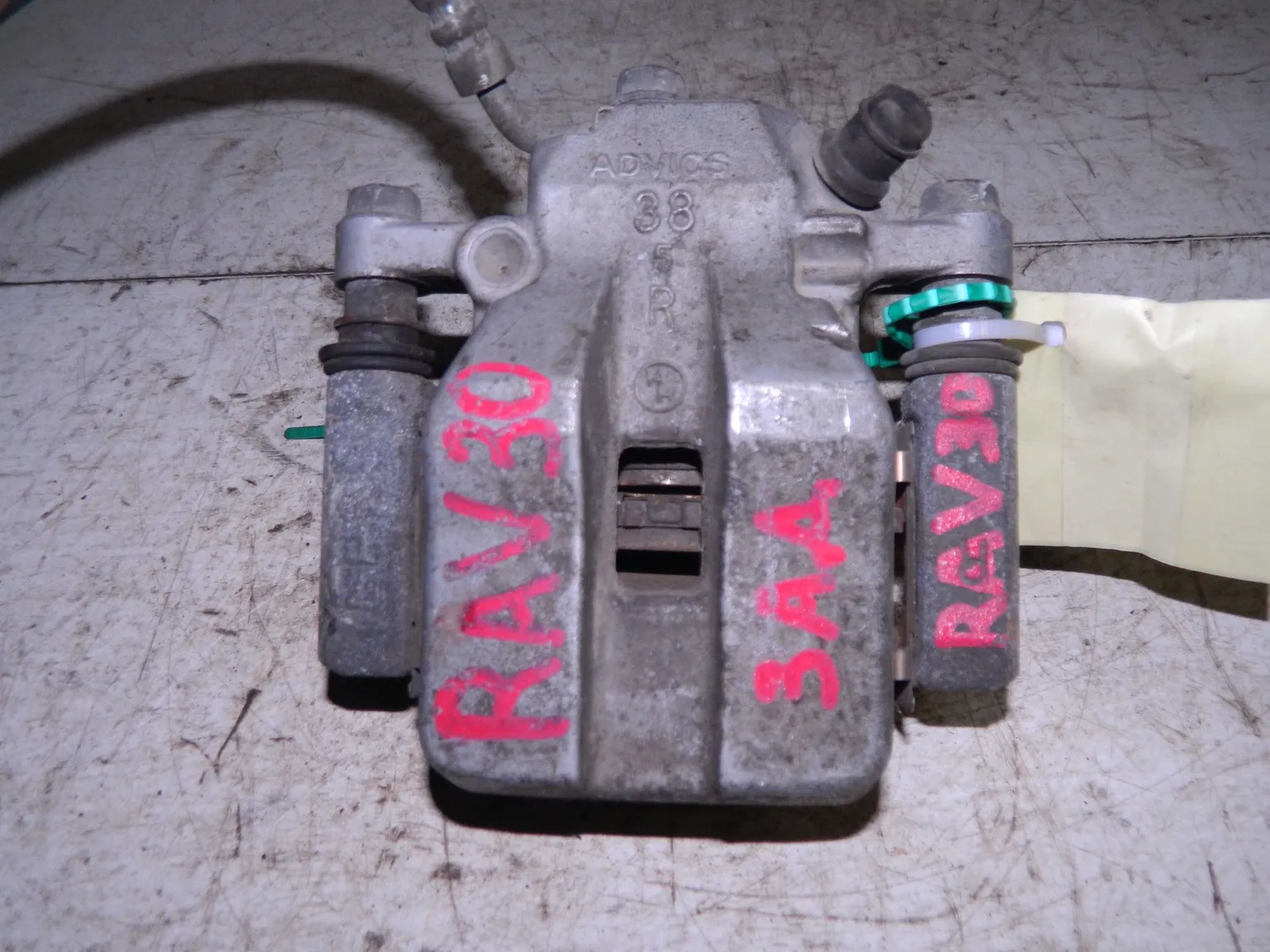 Суппорт TOYOTA RAV ACV30 Зад Прав (Кoнтрактный) 81540263