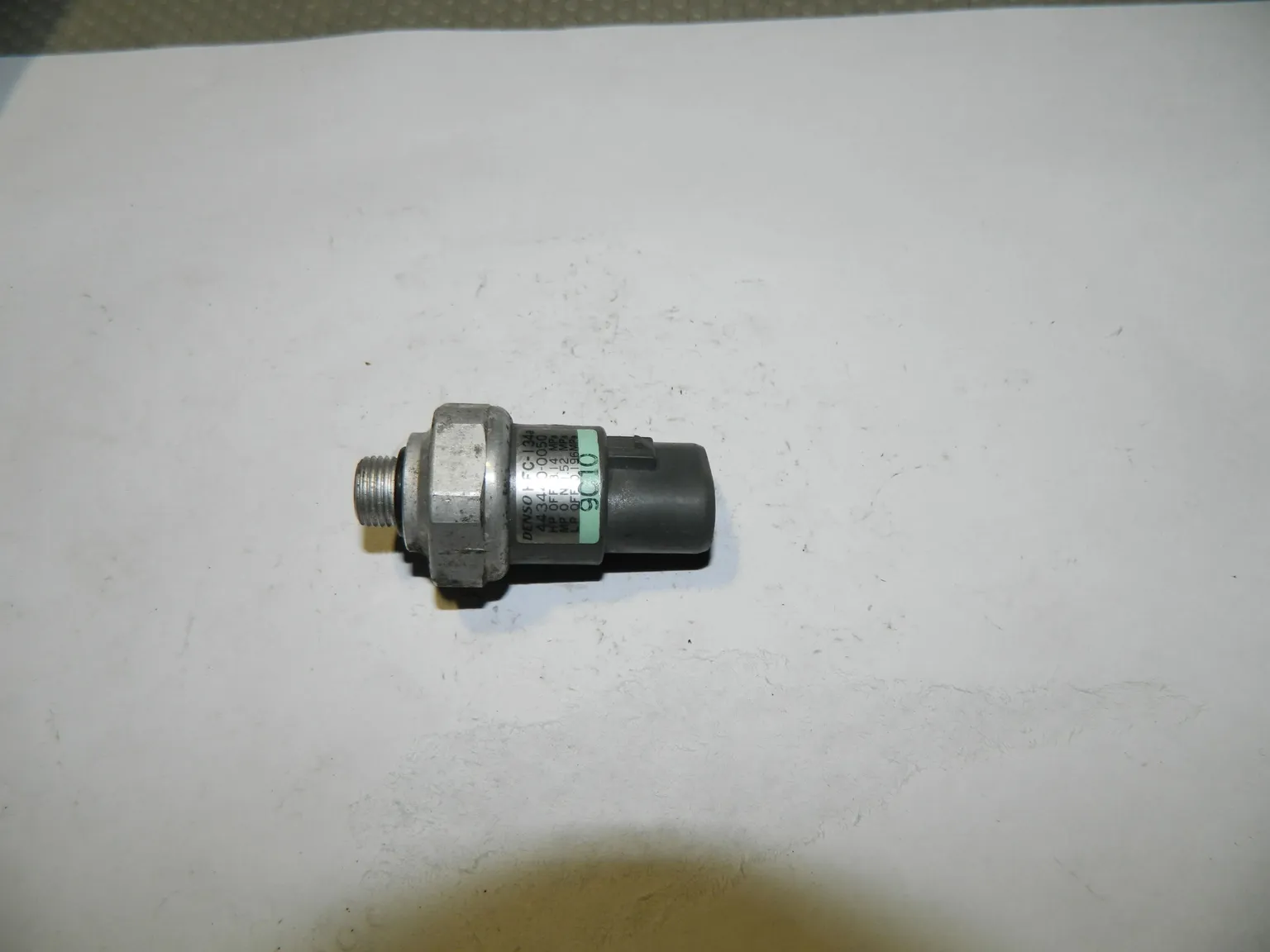 Датчик давления кондиционера TOYOTA CAMRY MCV31 (Kонтрактный)1808 4434400050