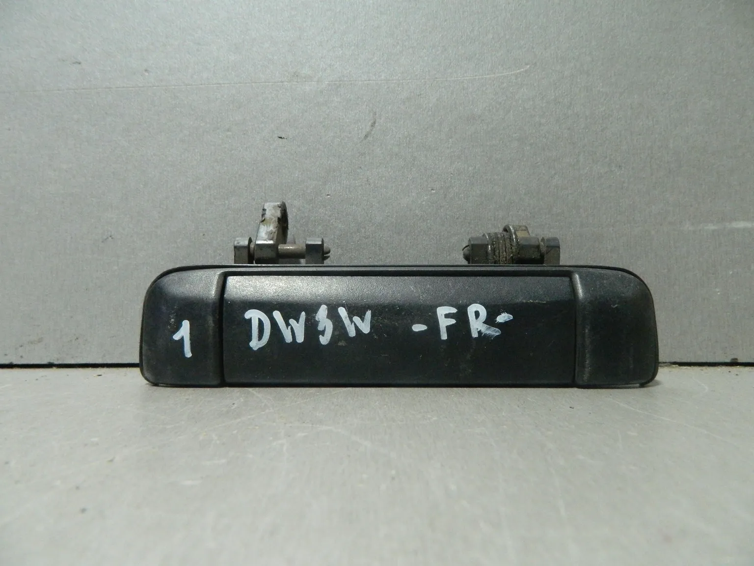 Ручка двери наружная MAZDA DEMIO DW3W Перед Прав (Контрактный) 81539936