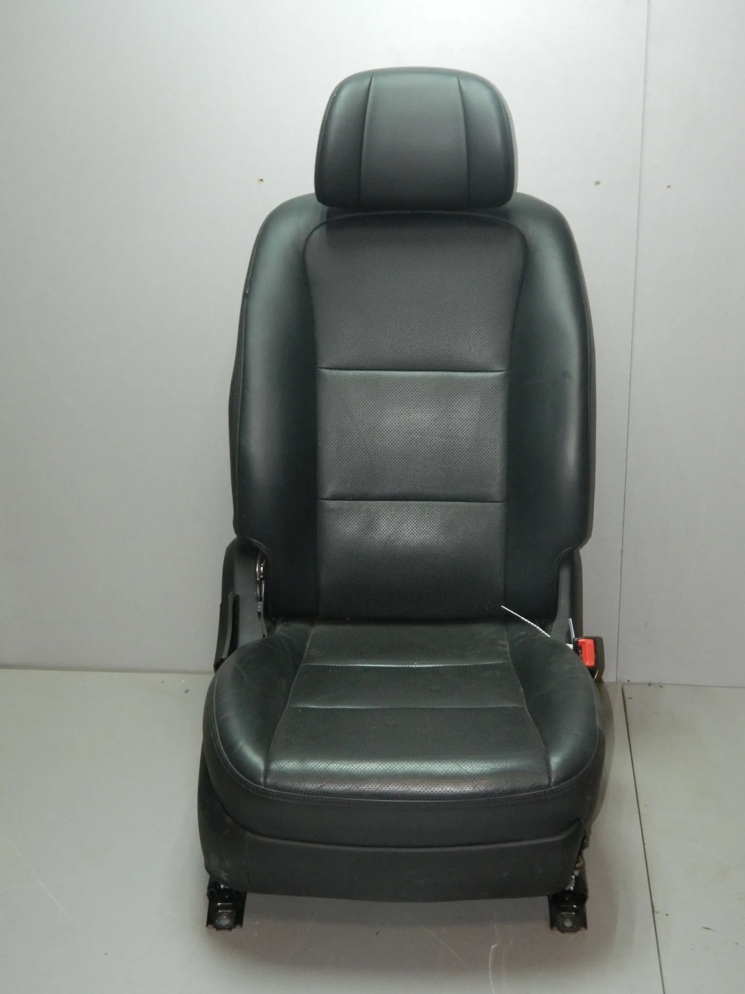 Сиденье HYUNDAI EQUUS VI G6DA 2013-2015 Перед Прав (Б/У) 35017242