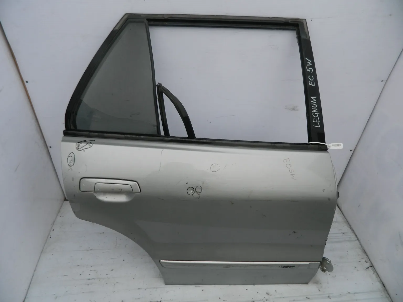 Дверь MITSUBISHI LEGNUM EC5W Зад Прав (Контрактный) 35021542 MR273250