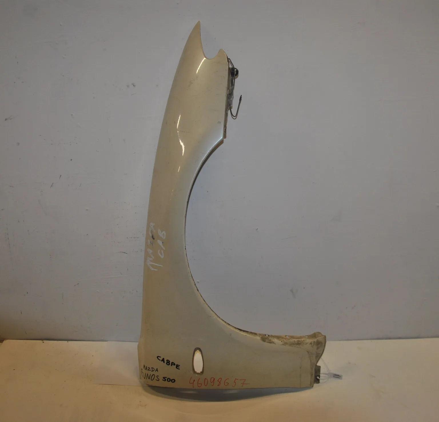 Крыло MAZDA EUNOS500 CA8PE Перед Прав (Контрактный) 46098657