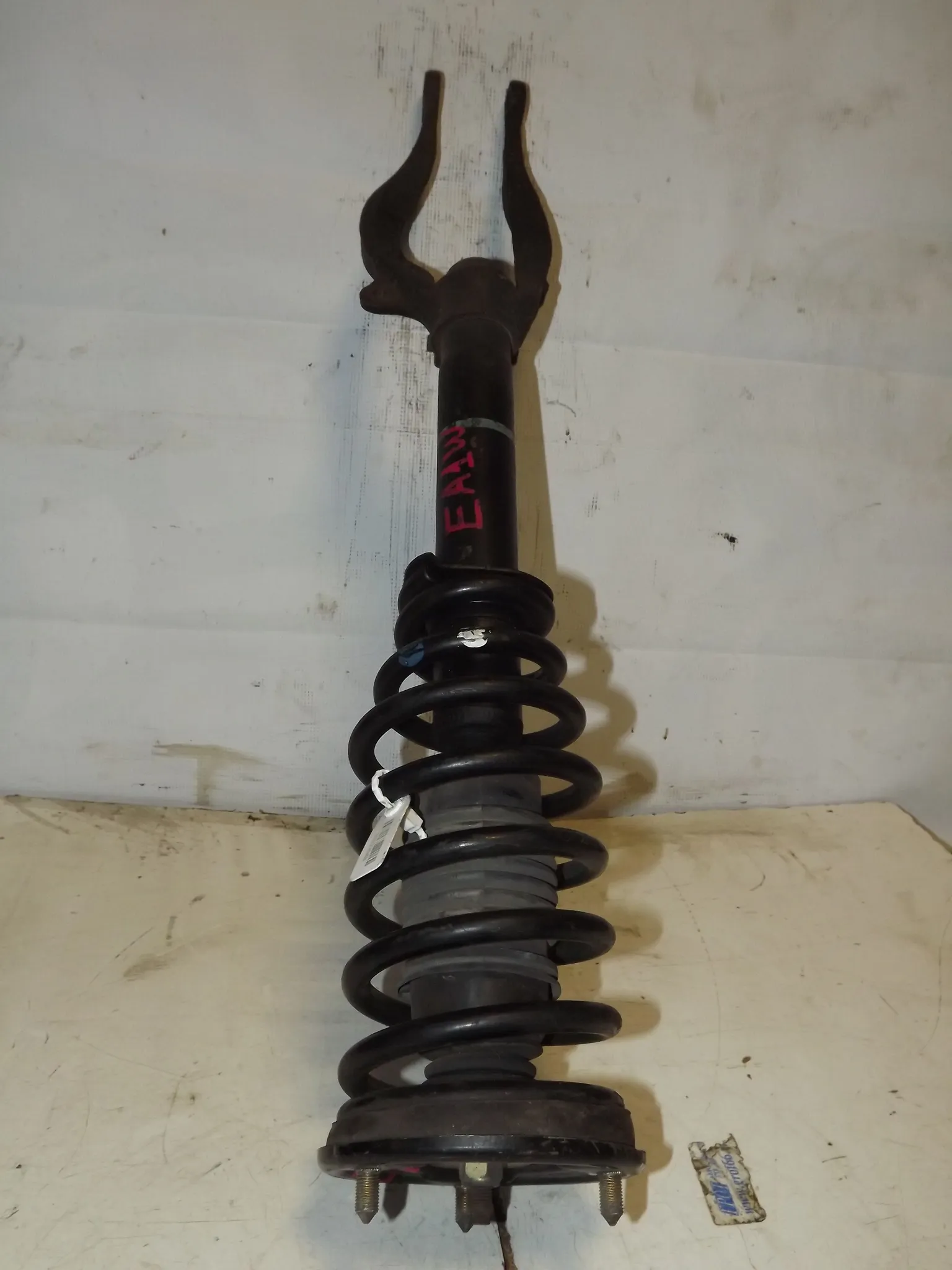 Стойка подвески MITSUBISHI LEGNUM EA1W Перед Прав (Контрактный)