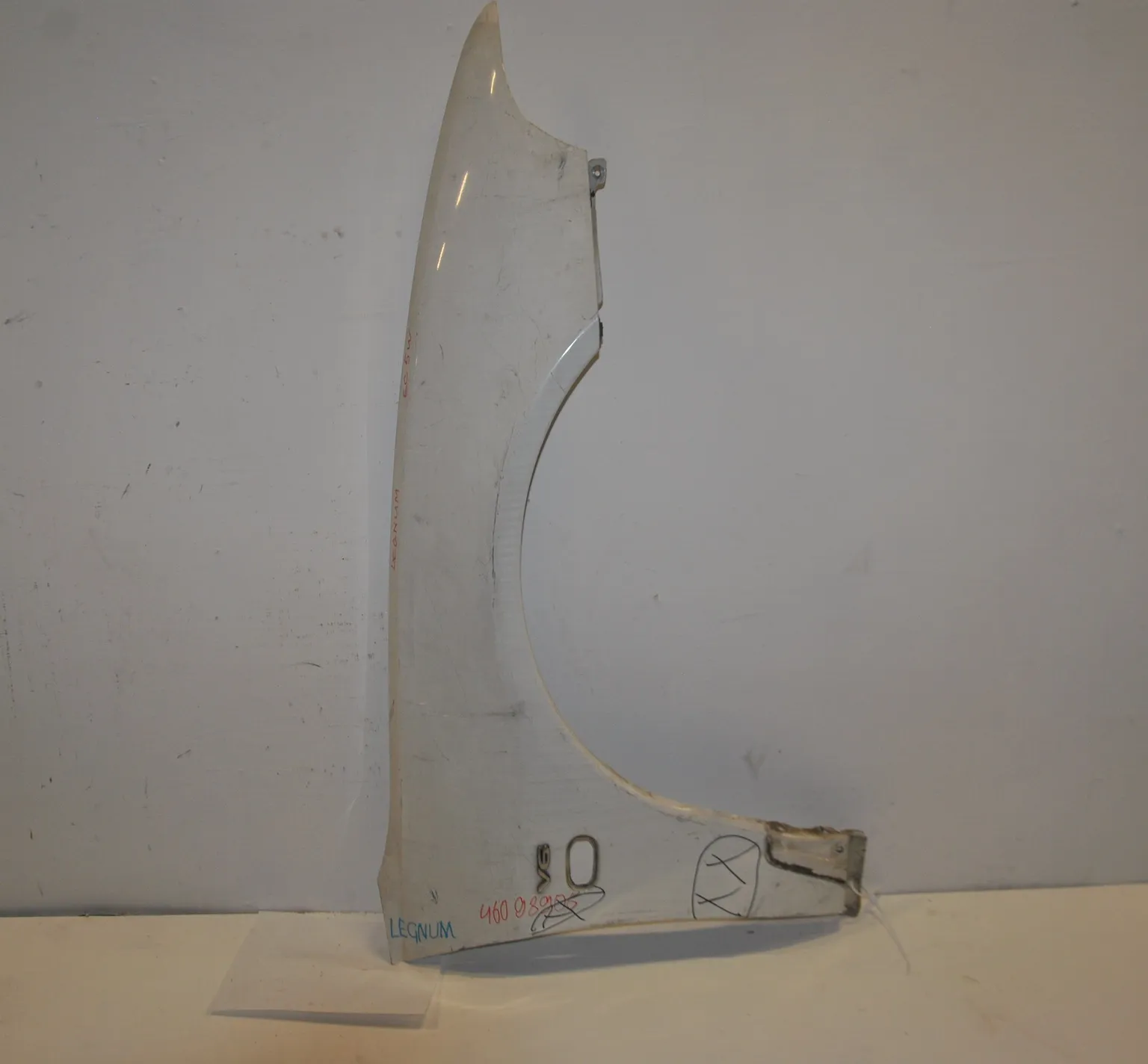 Крыло MITSUBISHI LEGNUM EA1W Перед Прав (Контрактный) 46098906