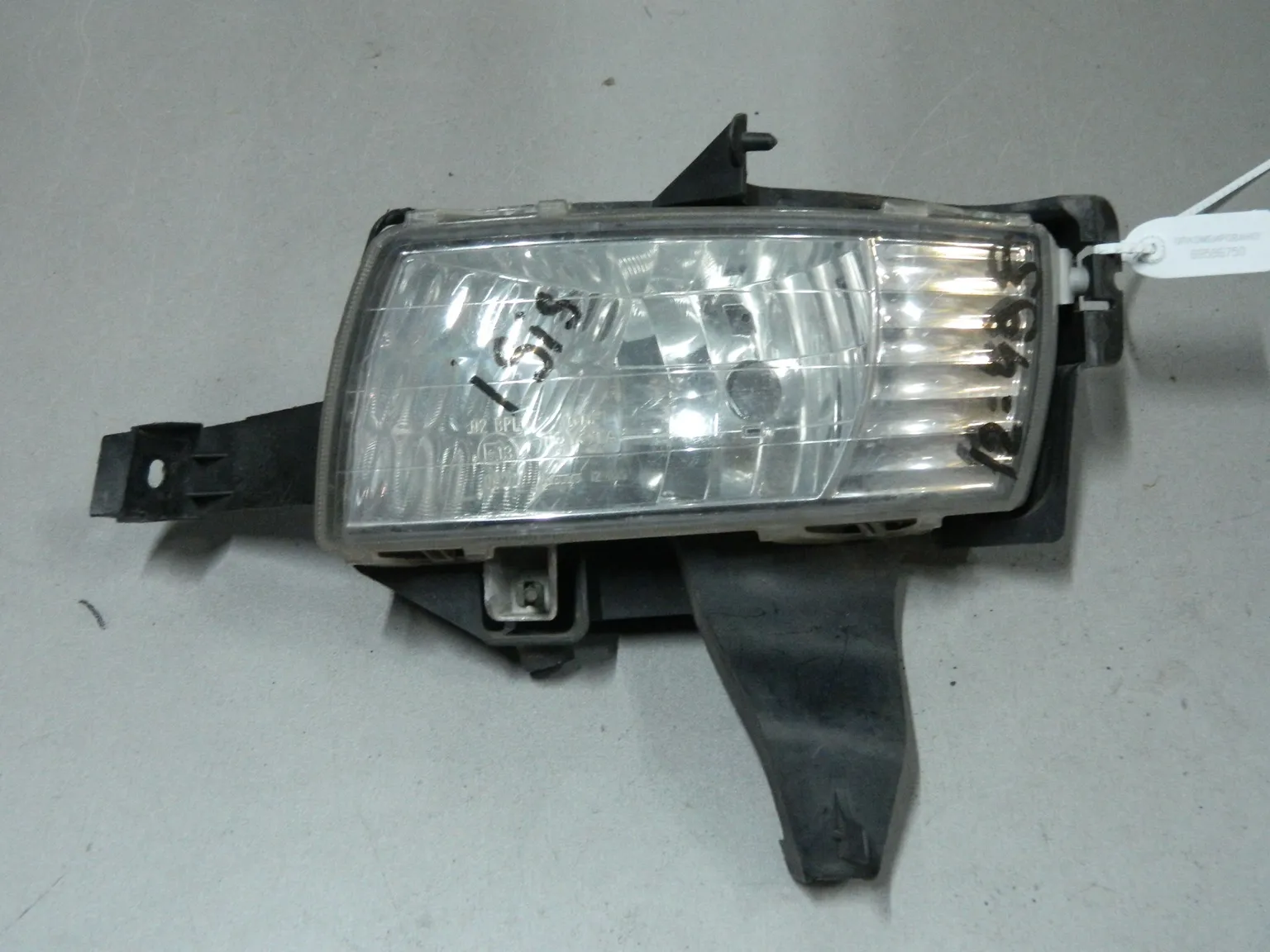 Фара противотуманная TOYOTA ISIS ANM10 Перед Лев 12495 (Контрактный) 69586750