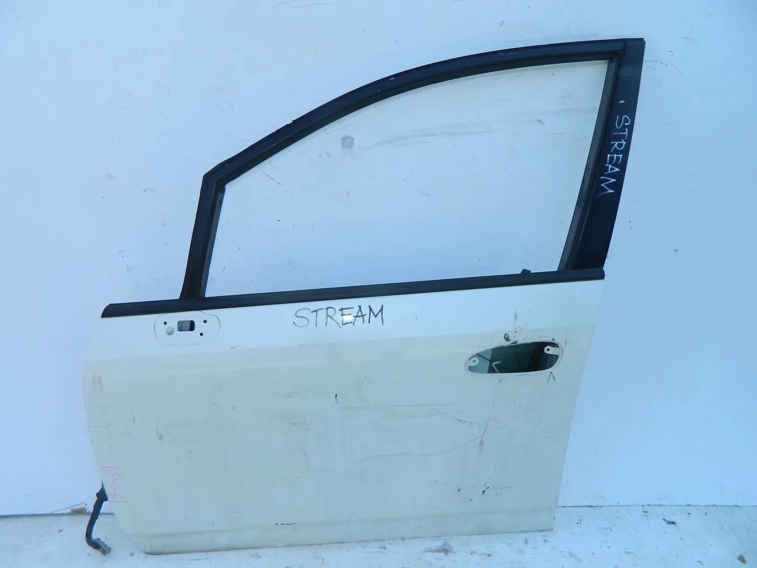 Дверь HONDA STREAM RN1 Перед Лев (Контрактный) 46098144 67050S7A010ZZ