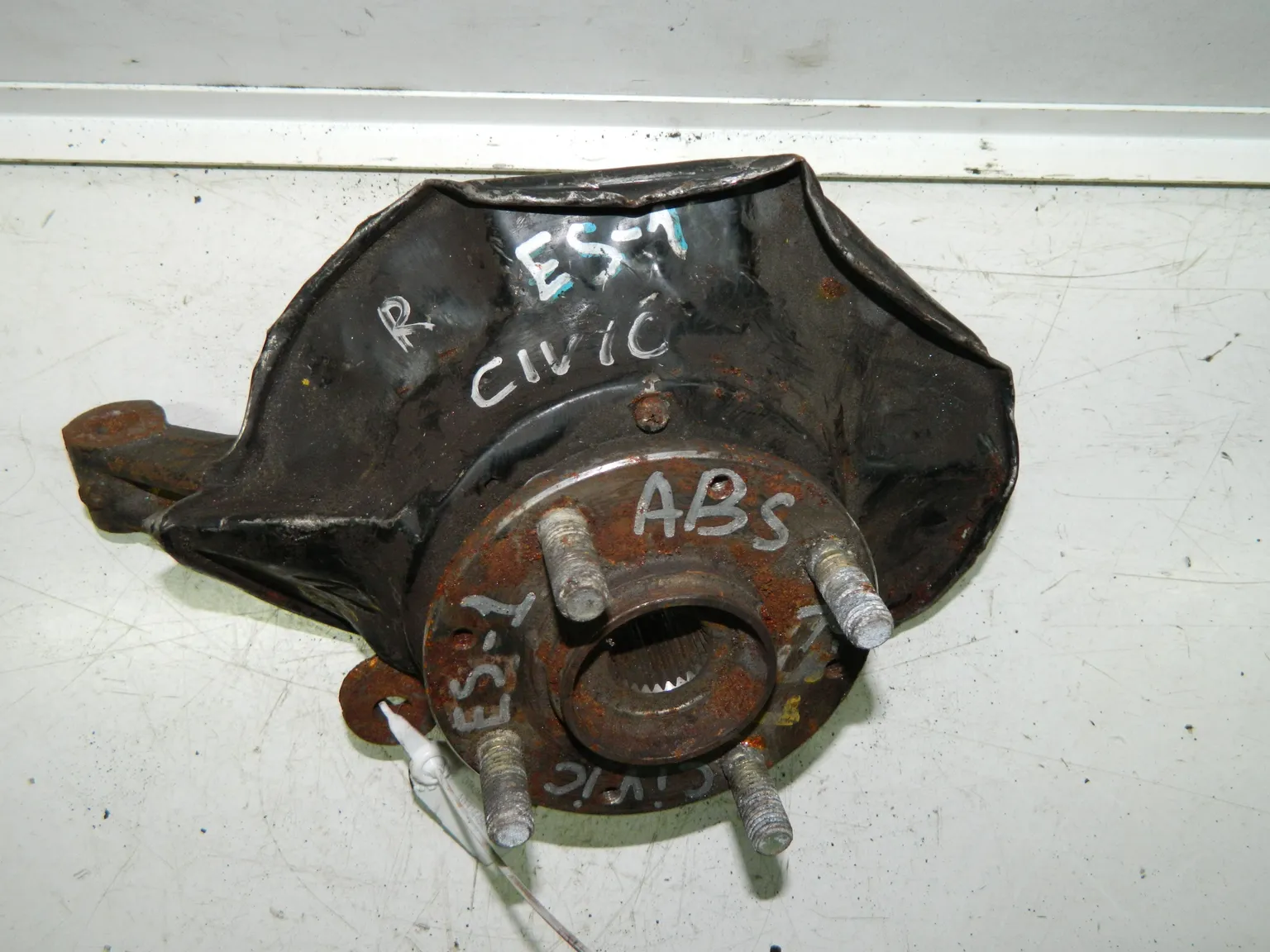 Ступица HONDA CIVIC ES1 Перед Прав (Контрактный) 03344921