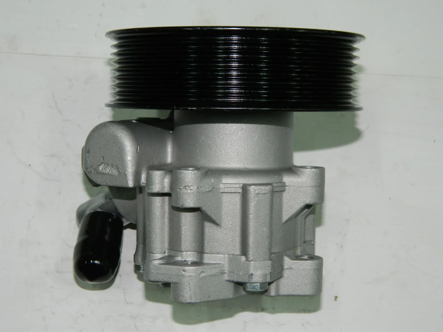 Насос ГУР GENERAL PARTS A0044668301 MERCEDES-BENZ C-CLASS CL203, S202, W202