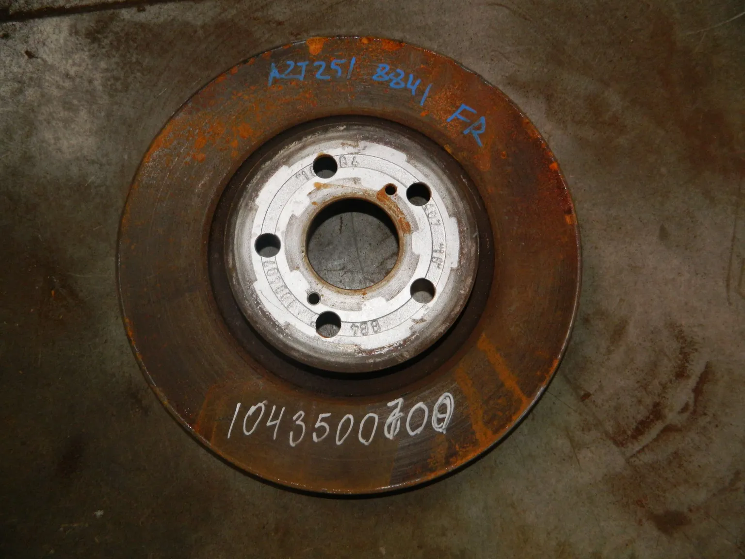 Диск тормозной TOYOTA AVENSIS AZT251 Перед (Контрaктный) 1043500700