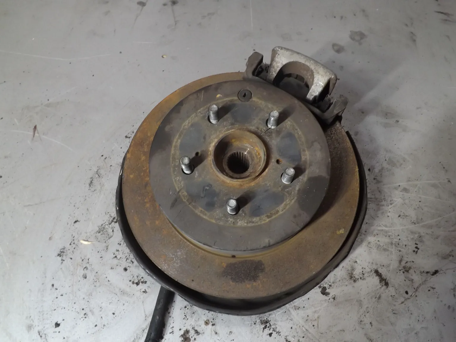 Ступица TOYOTA WELLFIRE ATH20 Зад Прав (Контрaктный) 94603650