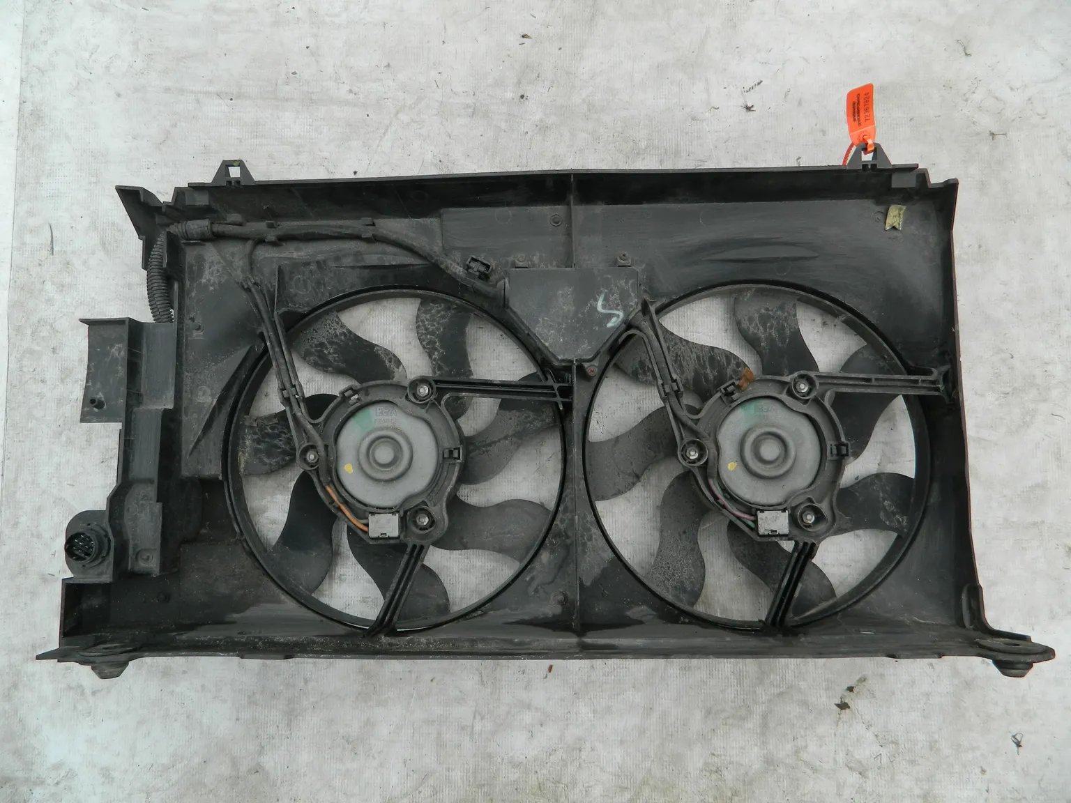 Диффузор радиатора PEUGEOT 306 (Контрактный) 72367924