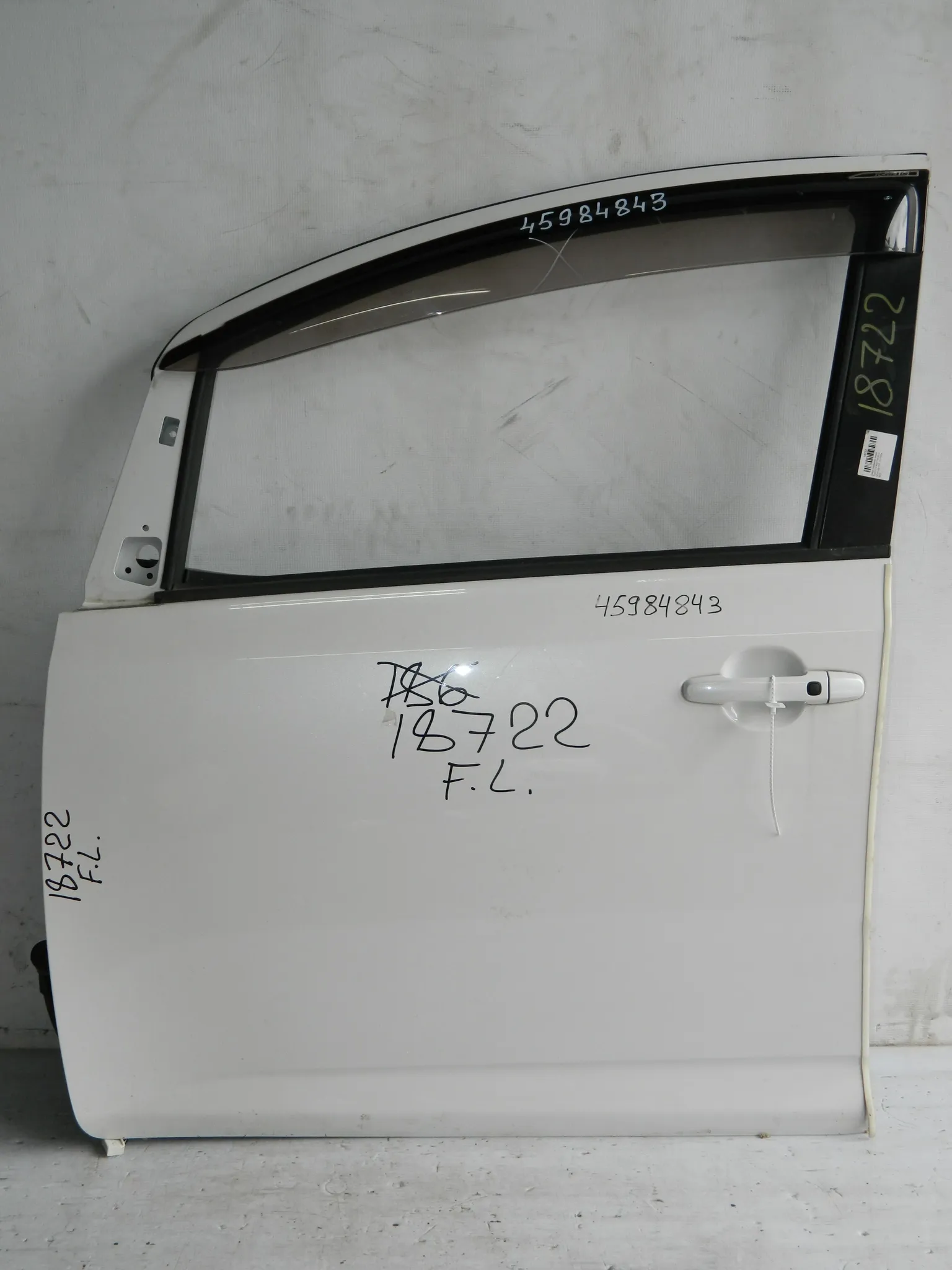 Дверь TOYOTA RACTIS NCP120 Перед Лев (Контрактный) 45984843